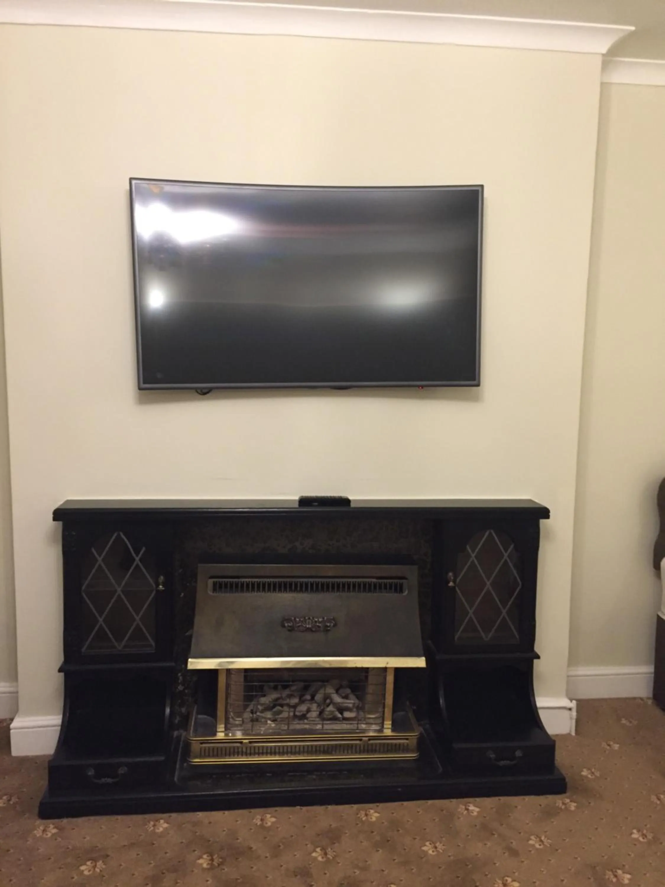 Bedroom in Albany Hotel