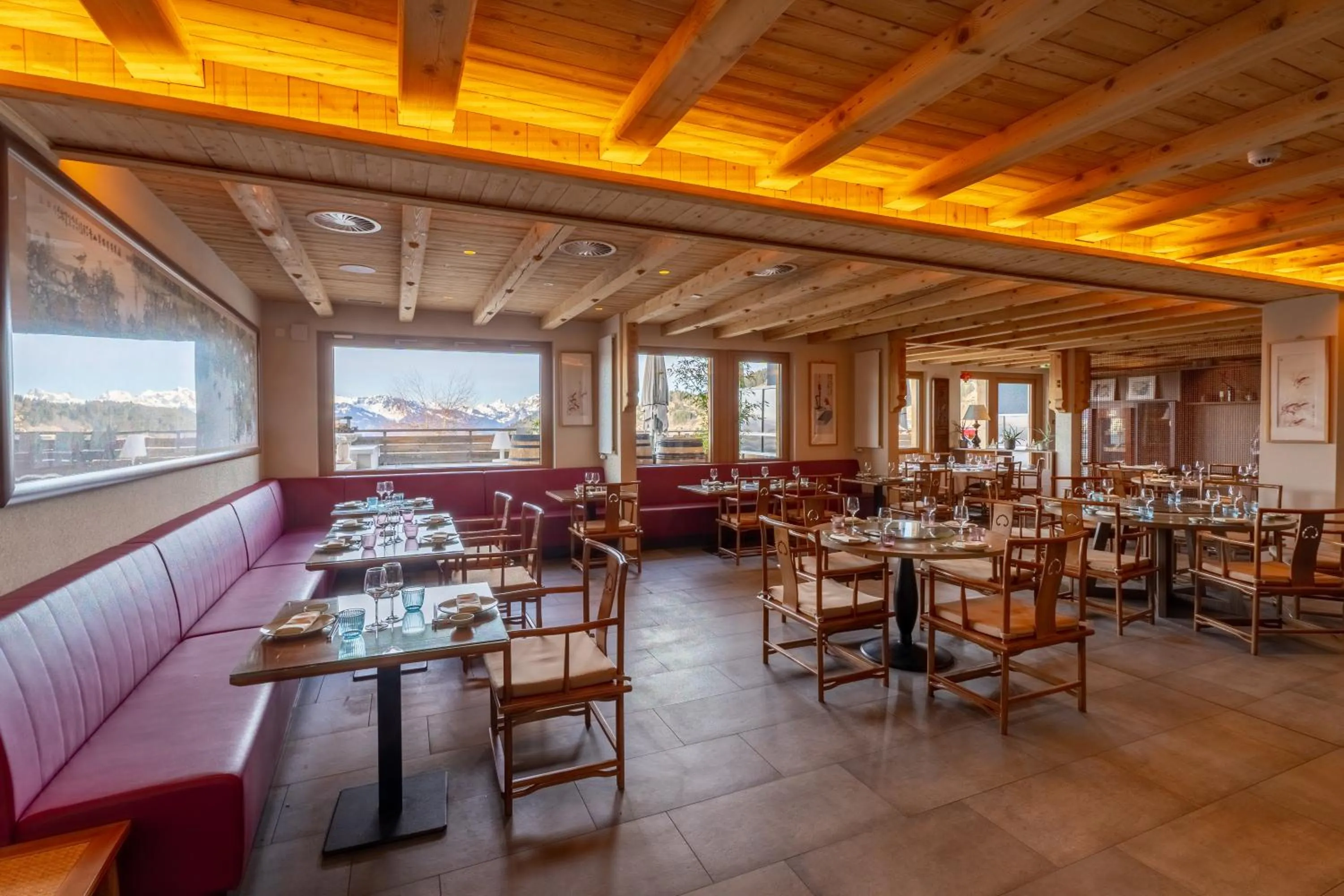 Restaurant/places to eat in VIU Hotel Villars