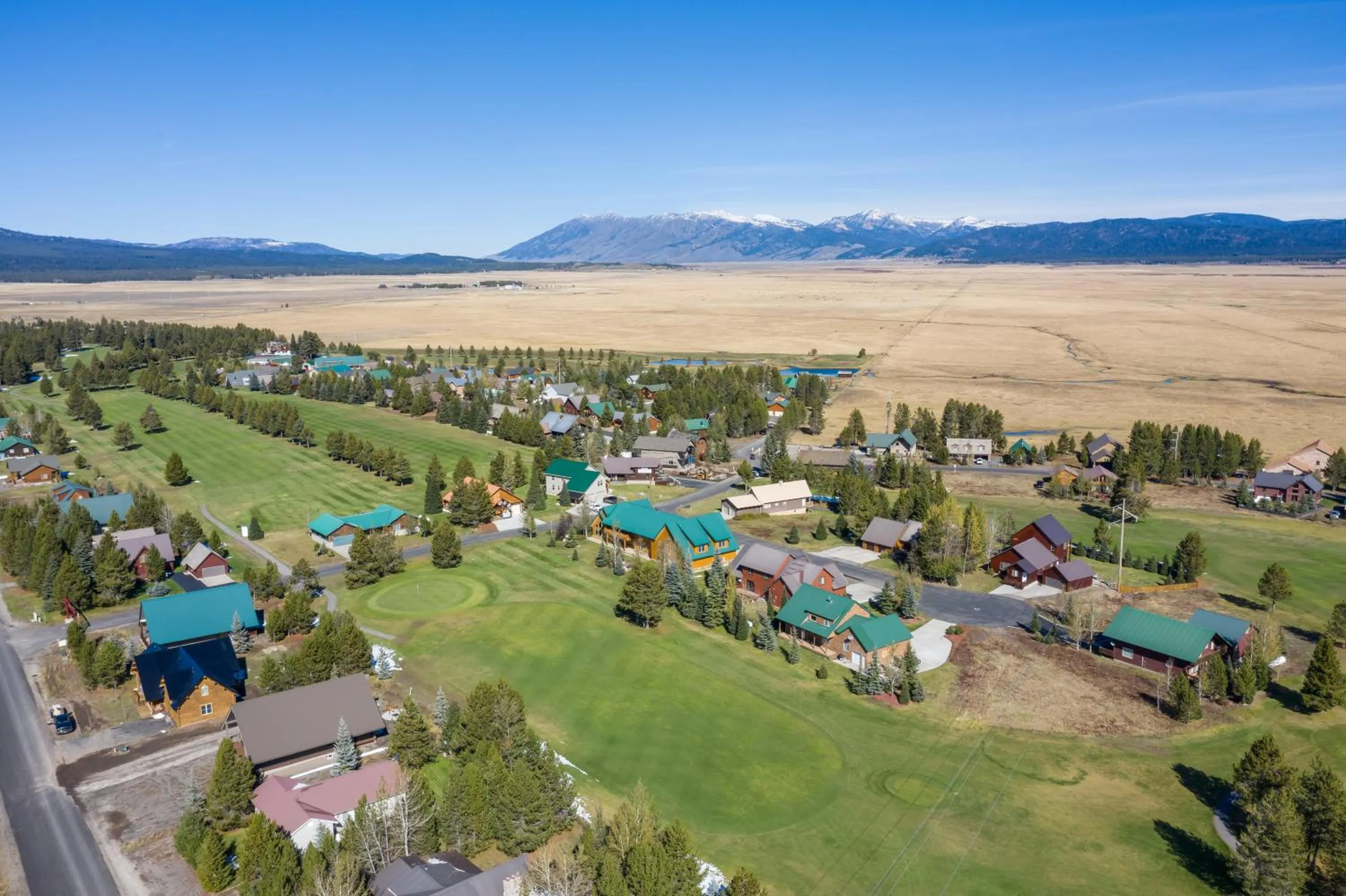 Huckleberry Hollow by KABINO Hot Tub FirePit PS2 Satellite Grill WiFi Golf Course