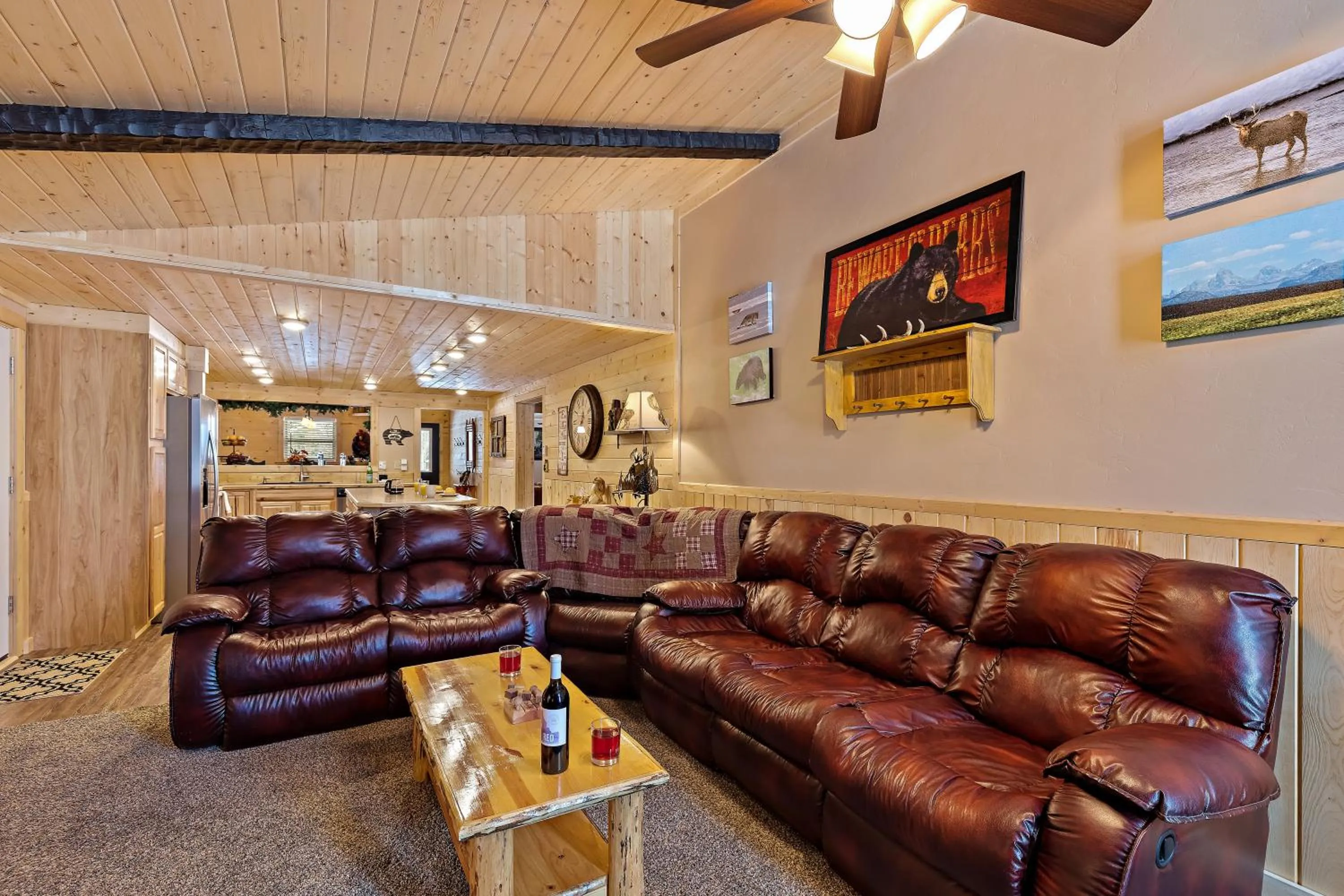 Huckleberry Hollow by KABINO Hot Tub FirePit PS2 Satellite Grill WiFi Golf Course