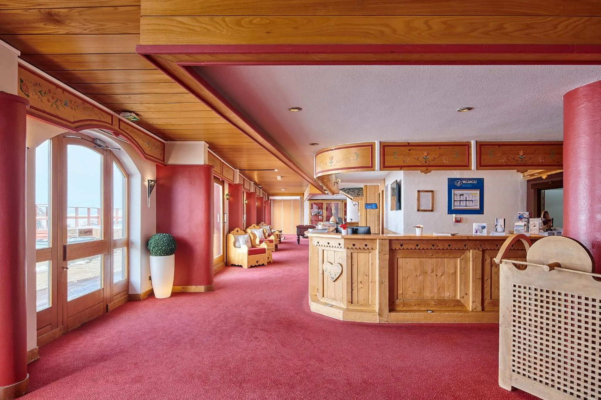 Lobby or reception in Hôtel L'Eden des Cimes - Vacances Bleues - Belle Plagne 2100