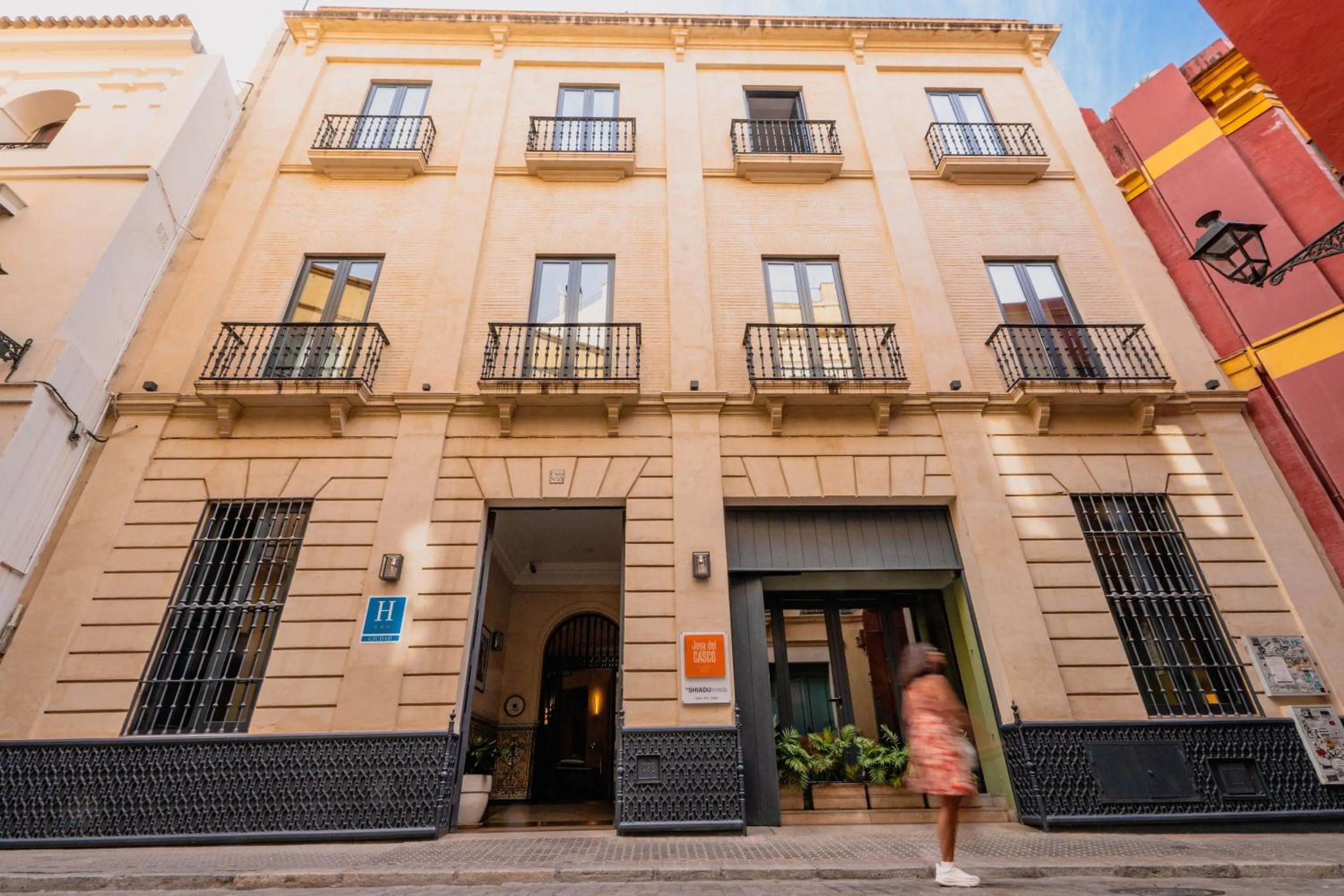 Property building in Joya del Casco Boutique Hotel by Shiadu