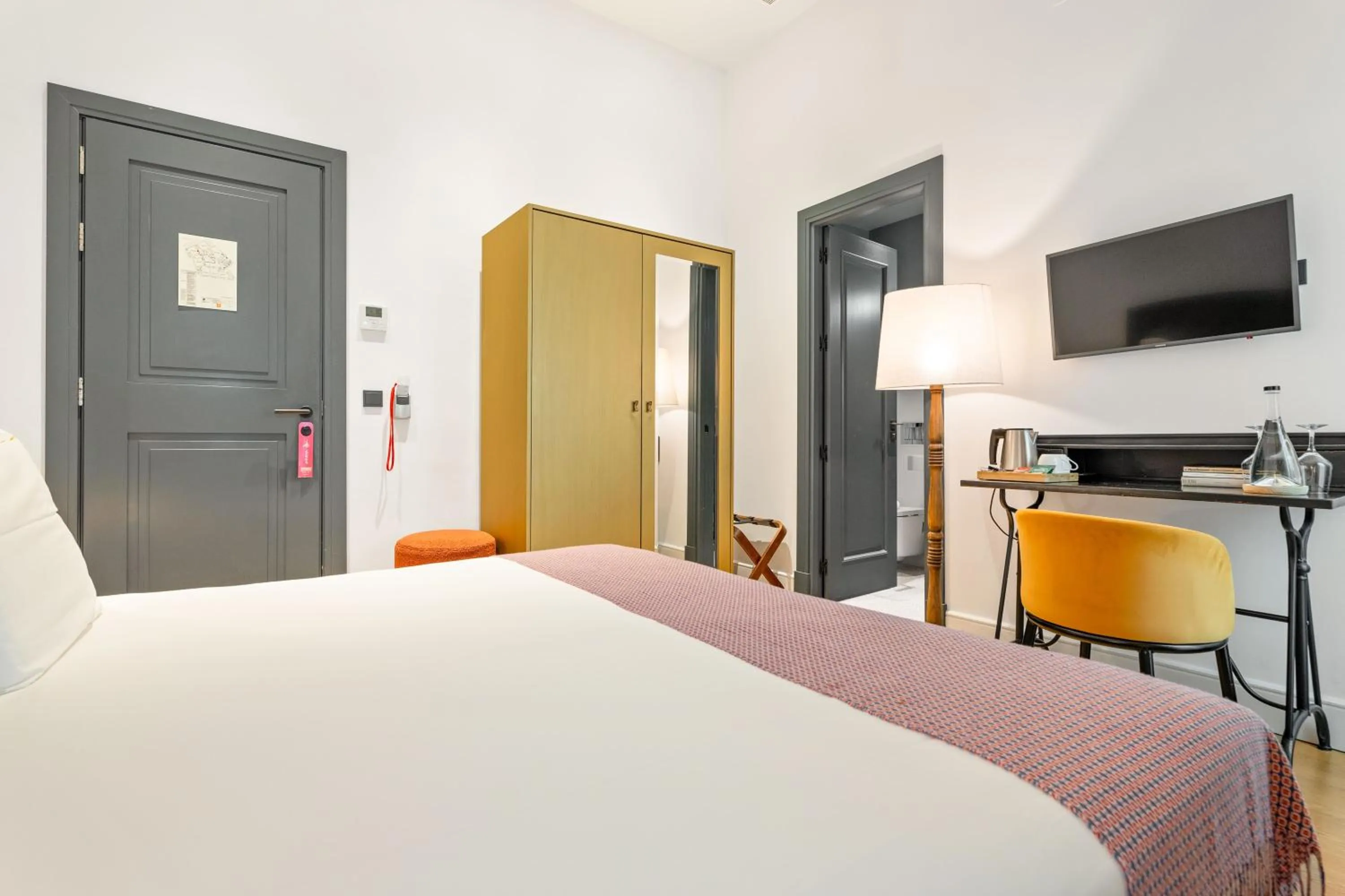 Bed in Joya del Casco Boutique Hotel by Shiadu