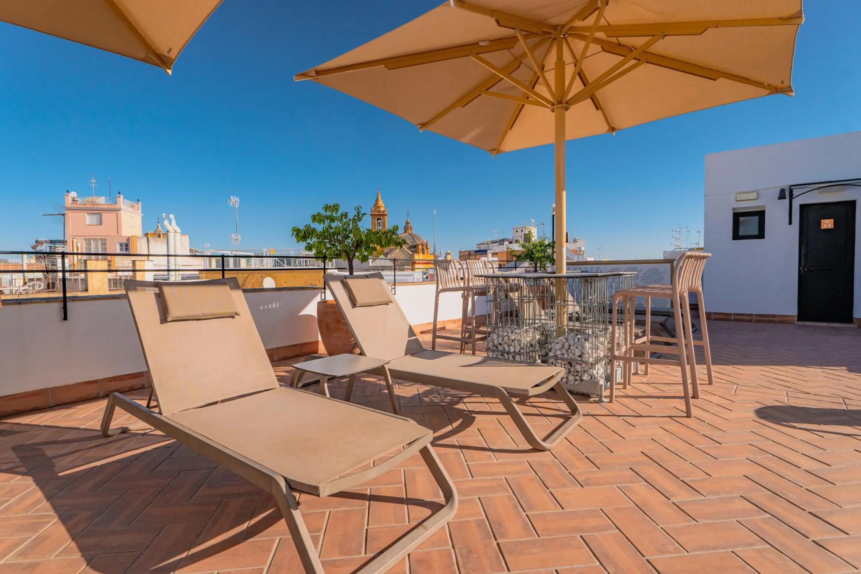 Day in Joya del Casco Boutique Hotel by Shiadu