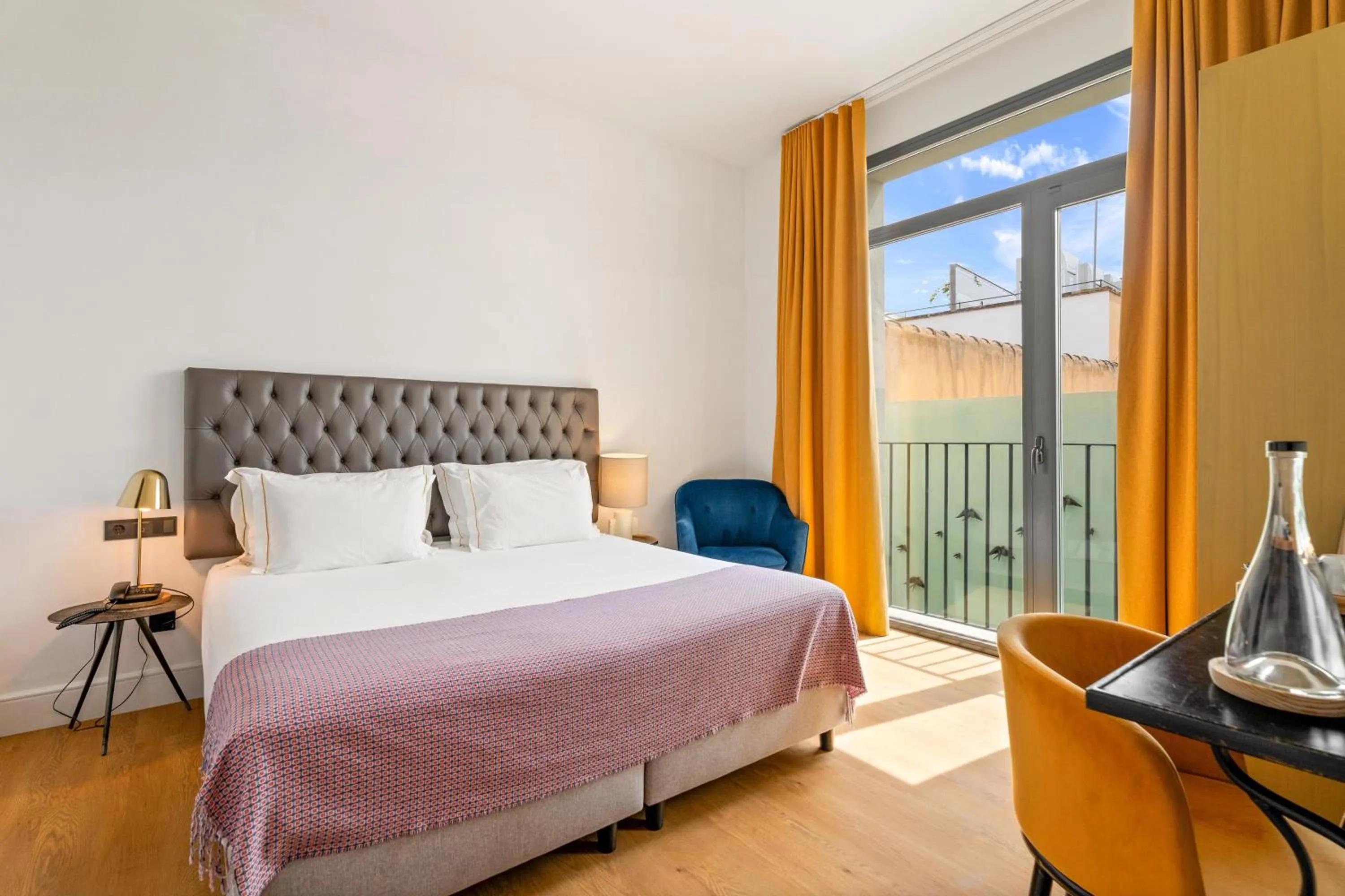 Bed in Joya del Casco Boutique Hotel by Shiadu