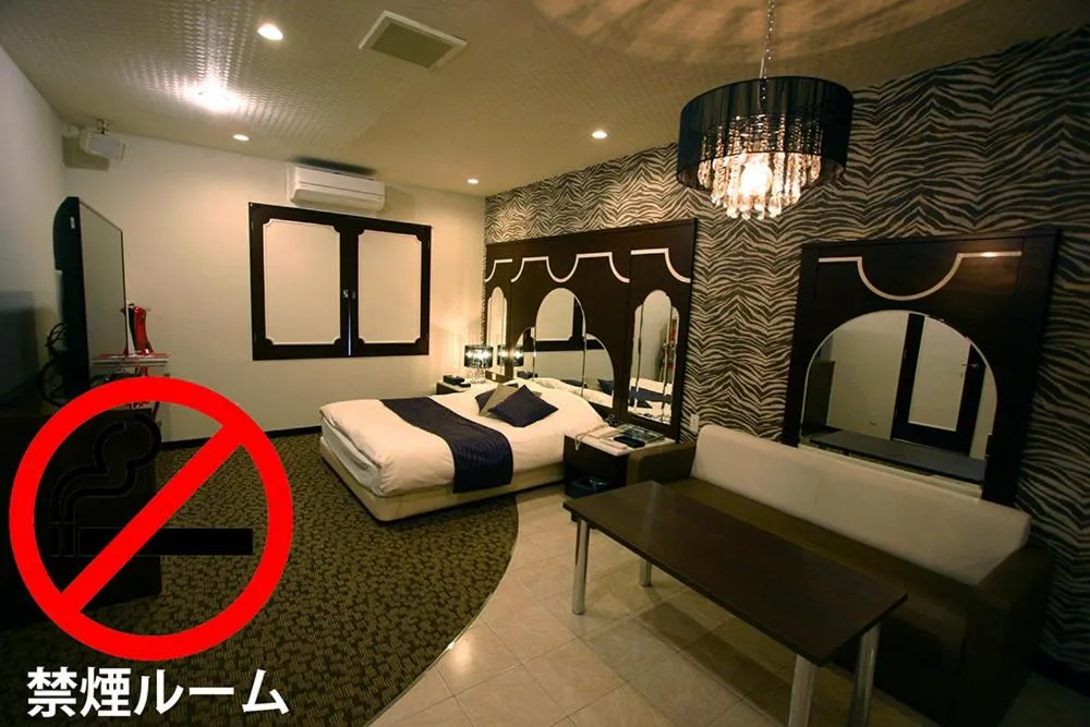 Bed in Lex Suwa (Adult Only)