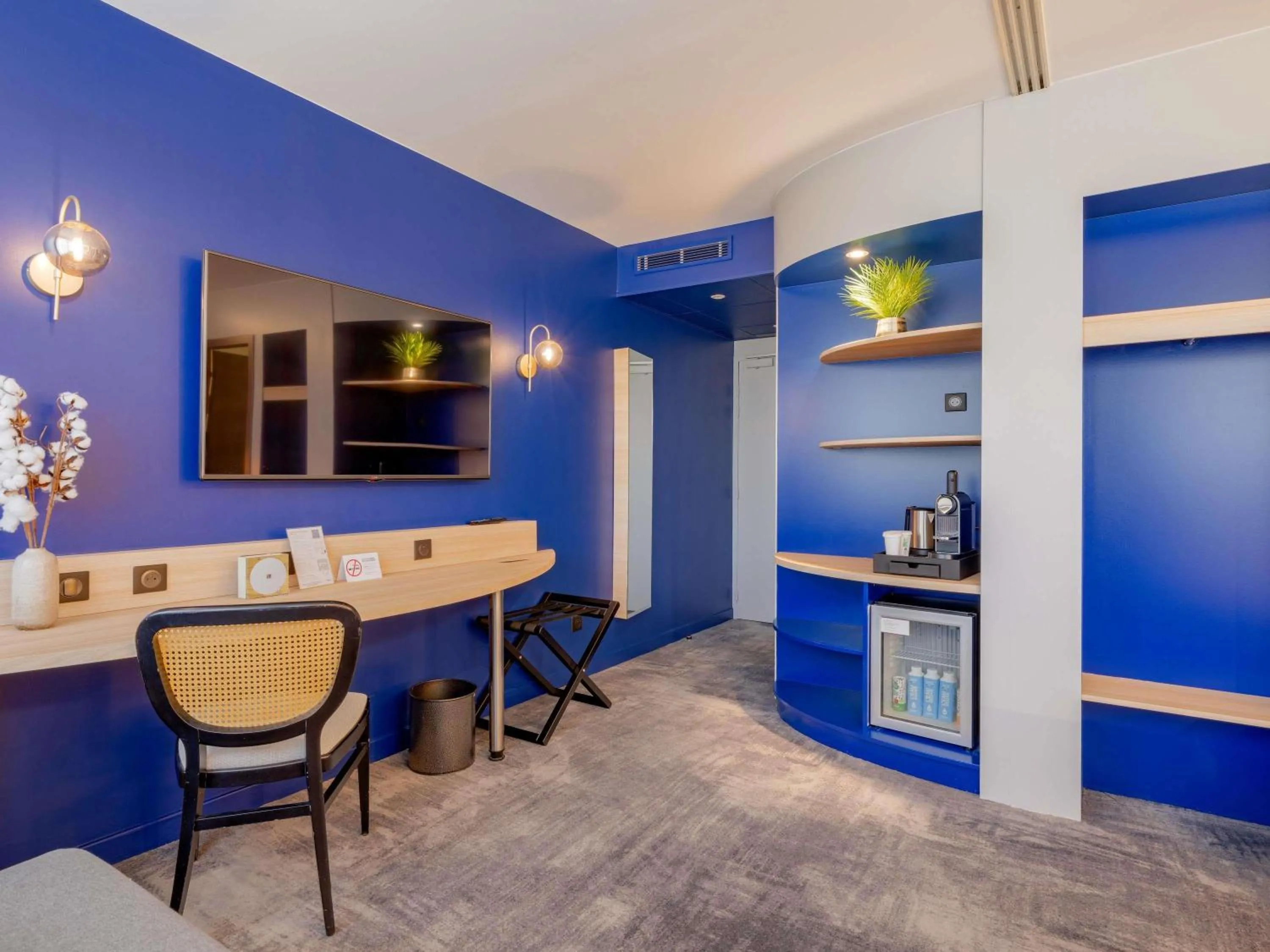 Bedroom in Mercure Lyon Est Villefontaine