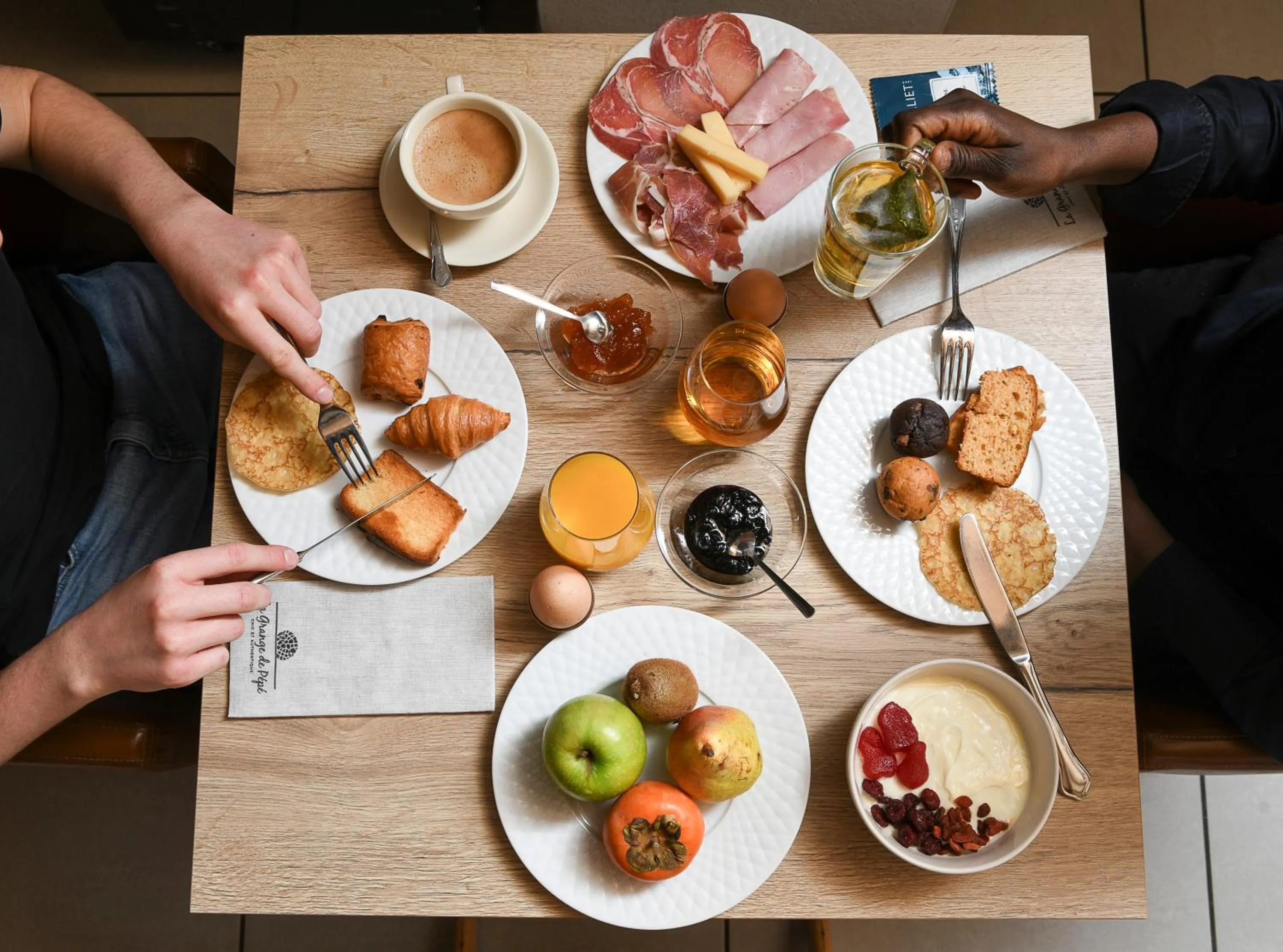 Breakfast in Les Villas du Domaine de Suzel