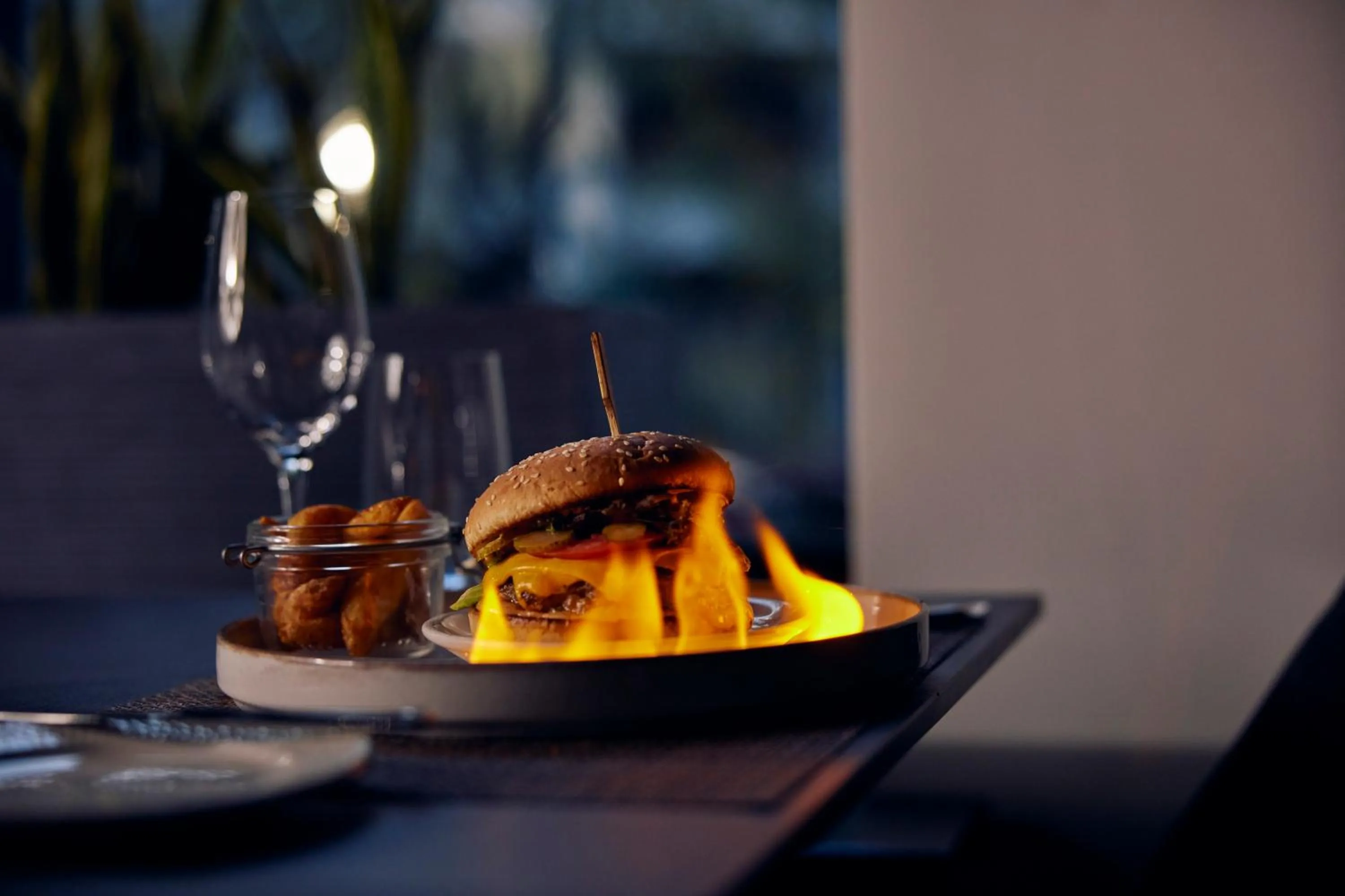 Food and drinks in Hotel Mona Plaza