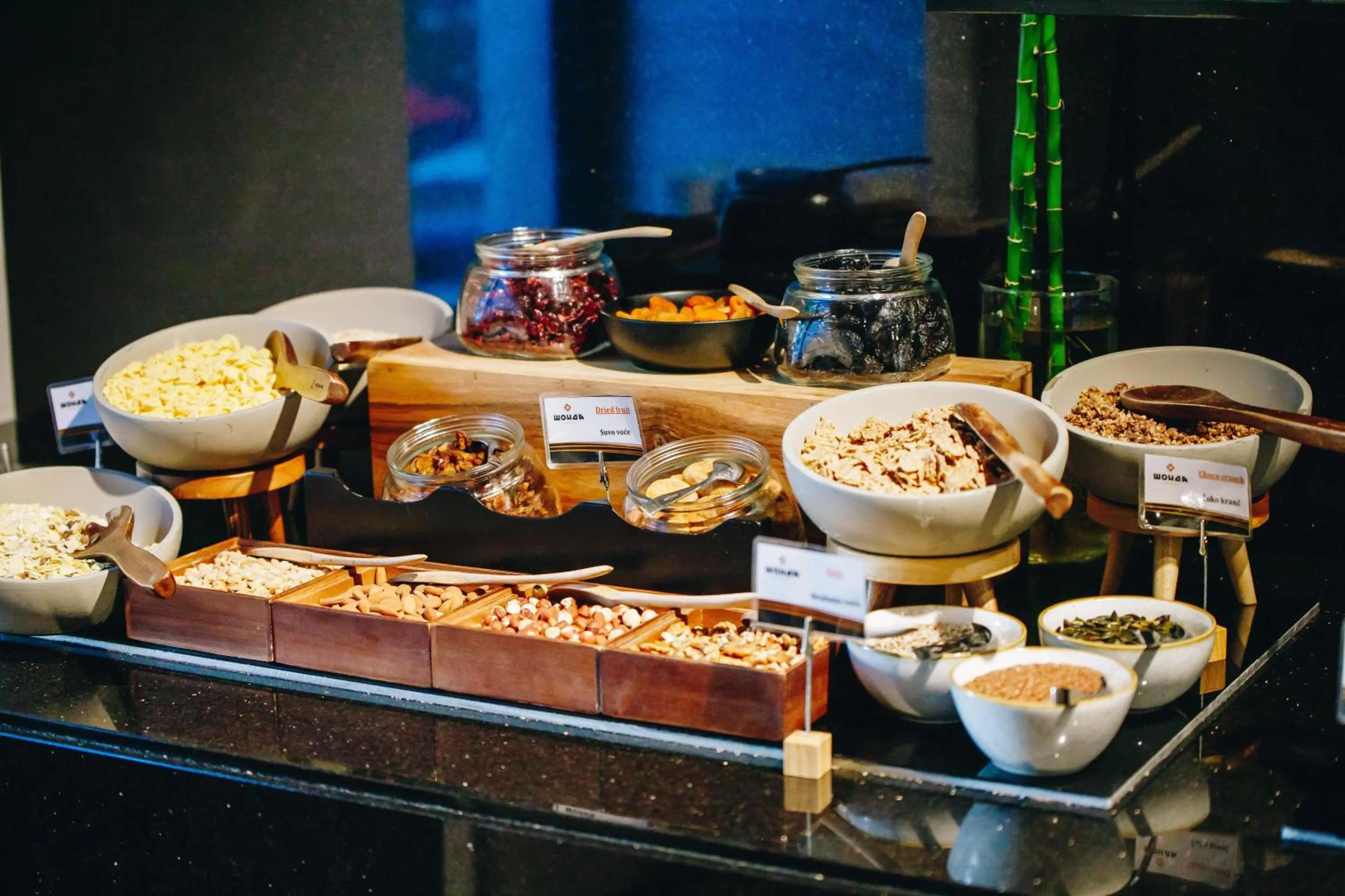 Food and drinks in Hotel Mona Plaza