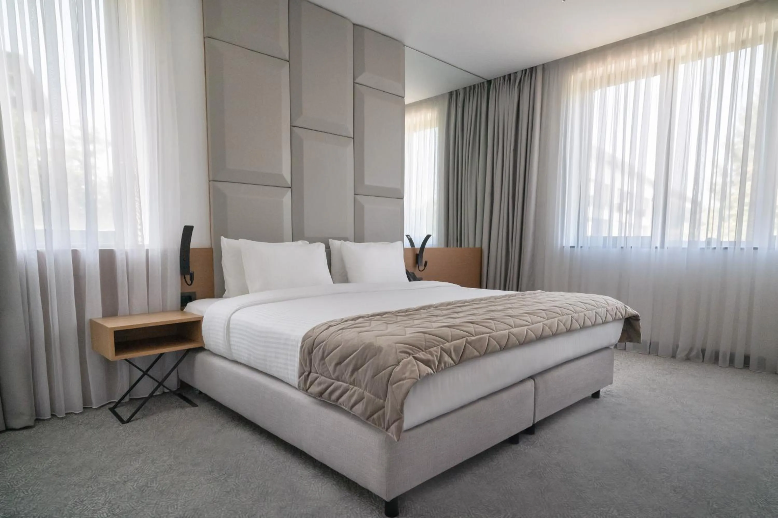 Bed in Hotel Mona Plaza