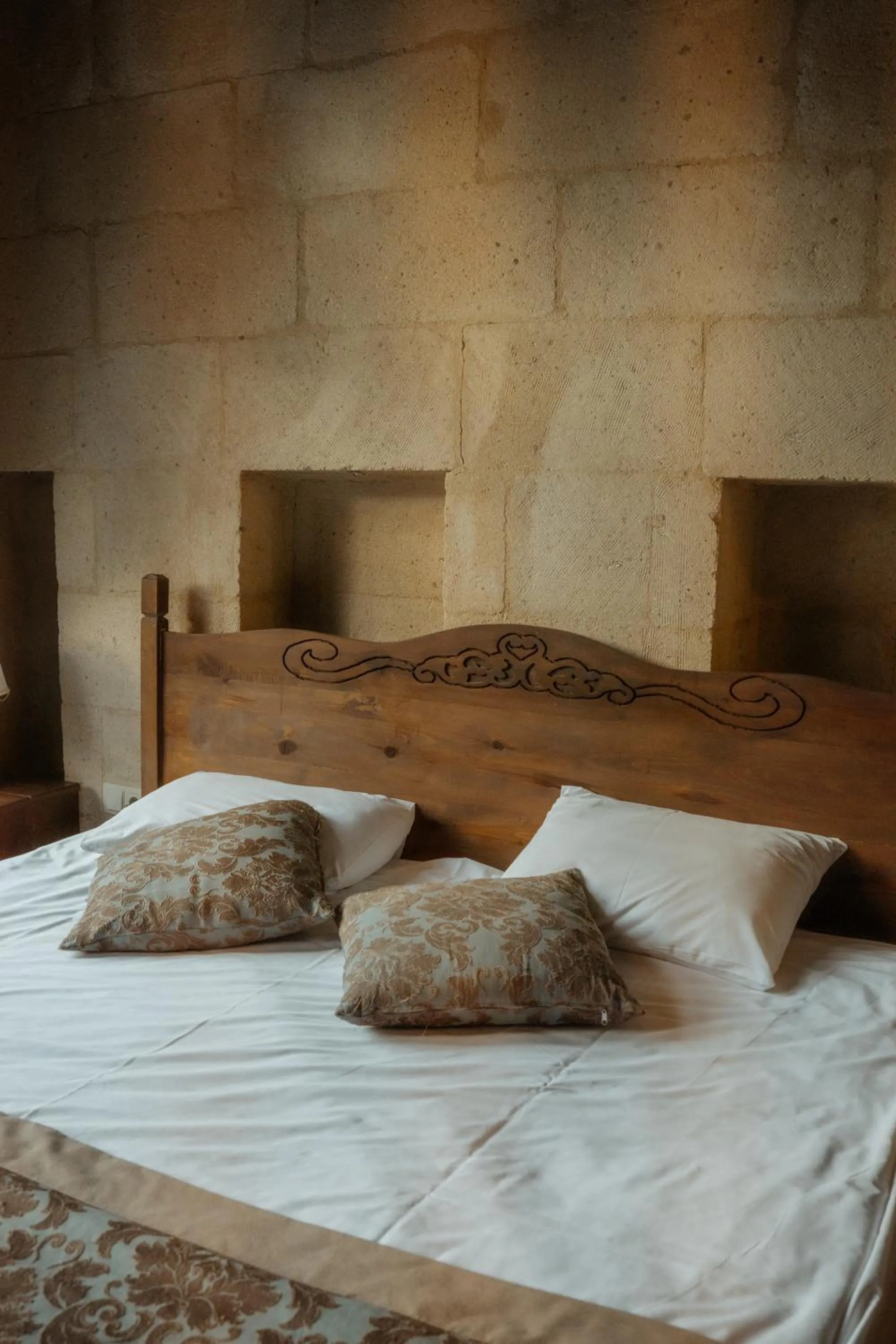 Bed in Kismet Cave Mansion