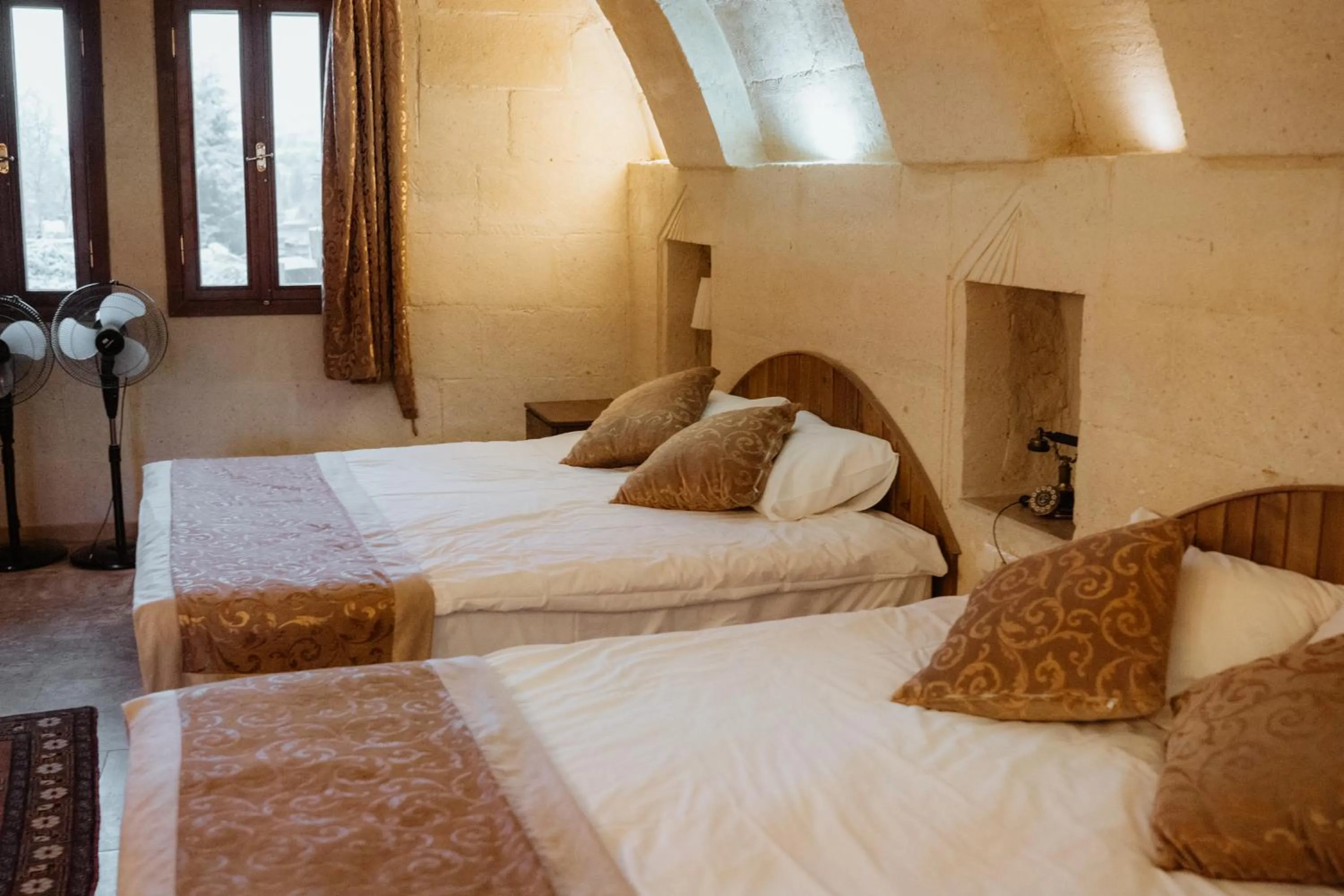 Bed in Kismet Cave Mansion
