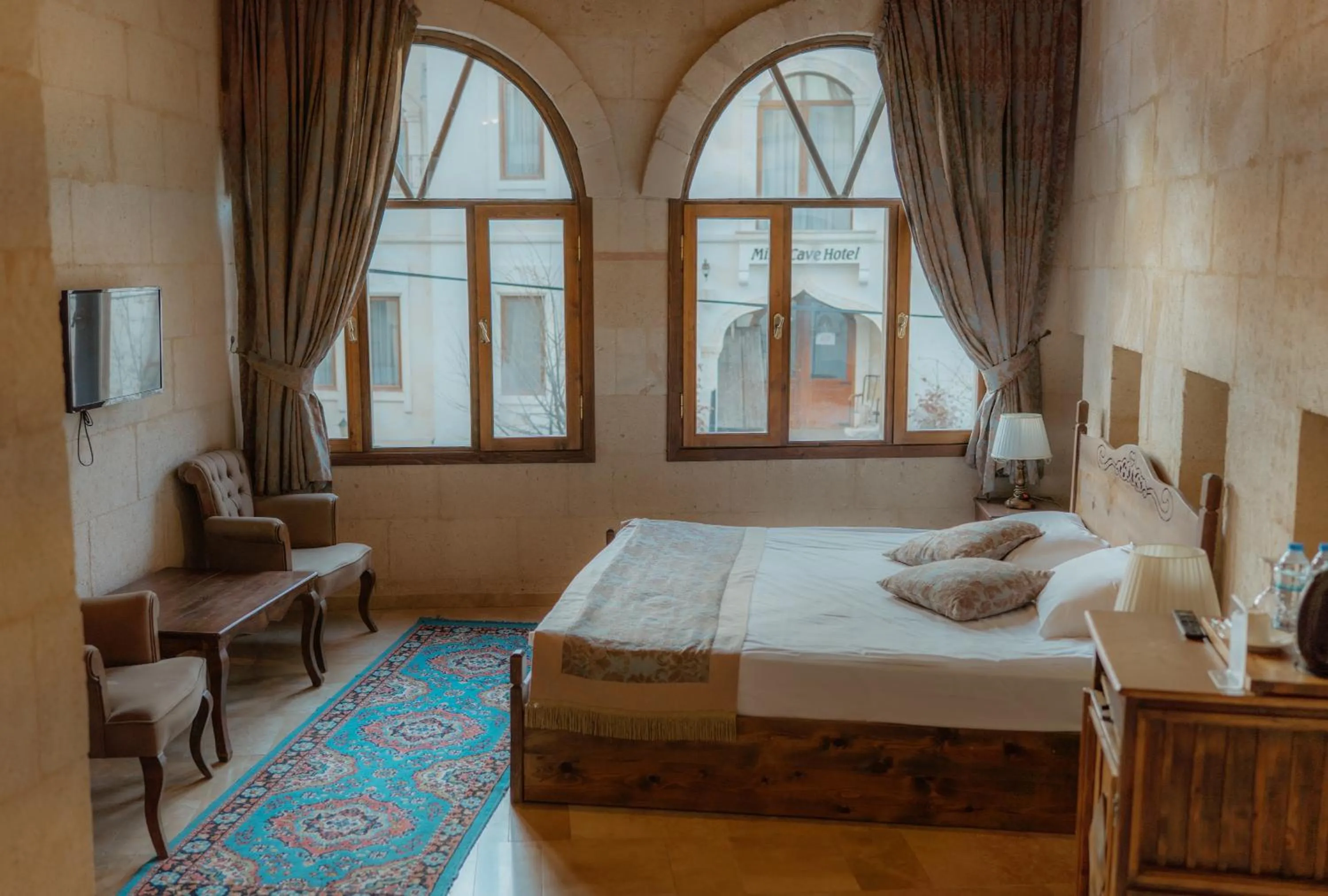 Bed in Kismet Cave Mansion
