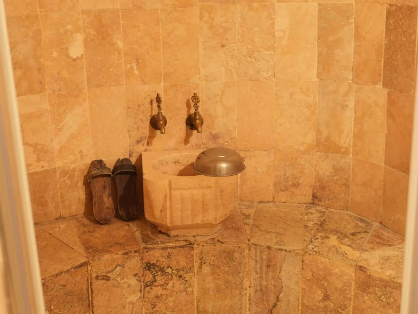 Bathroom in Kismet Cave Mansion