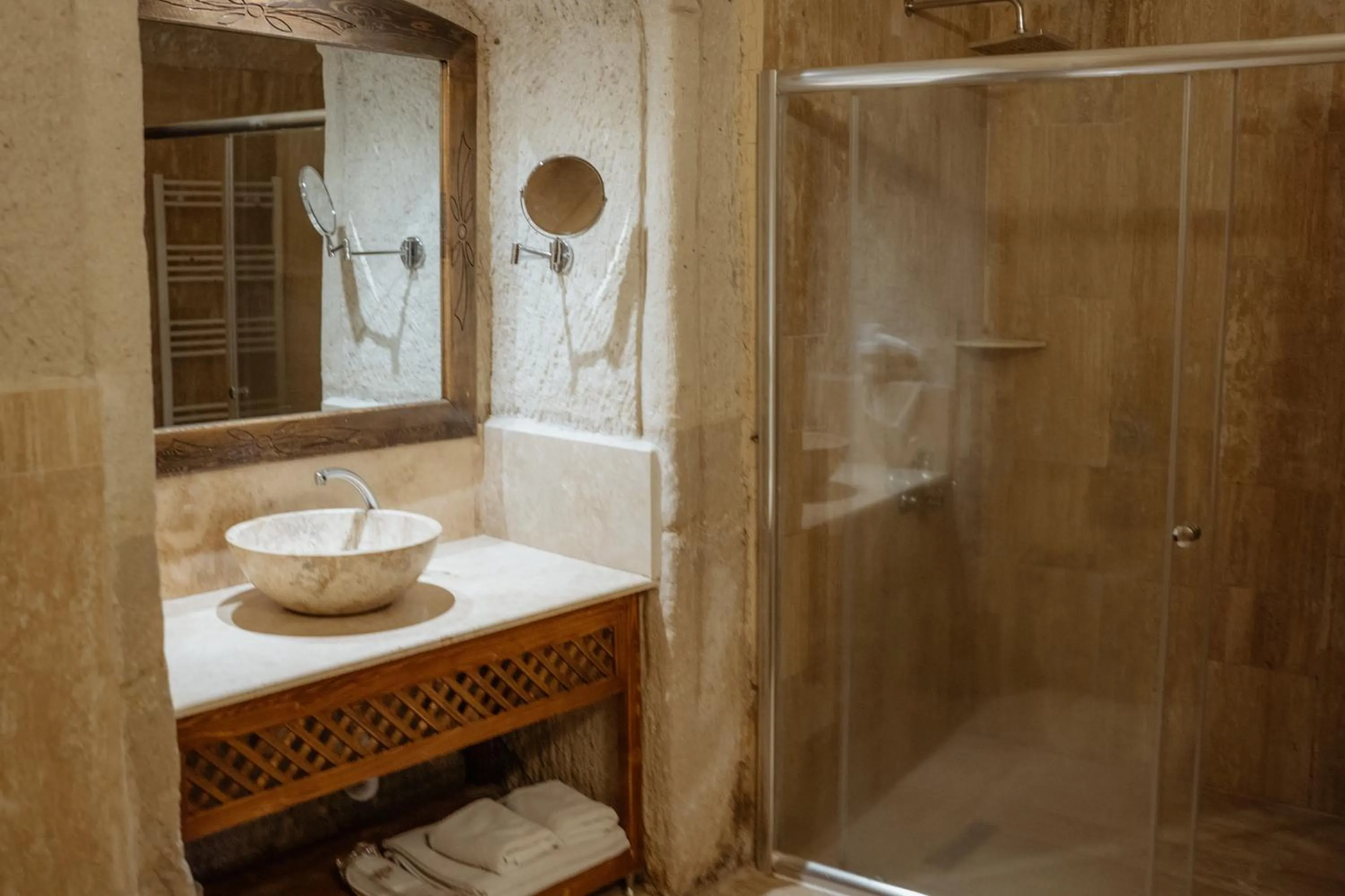 Bathroom in Kismet Cave Mansion