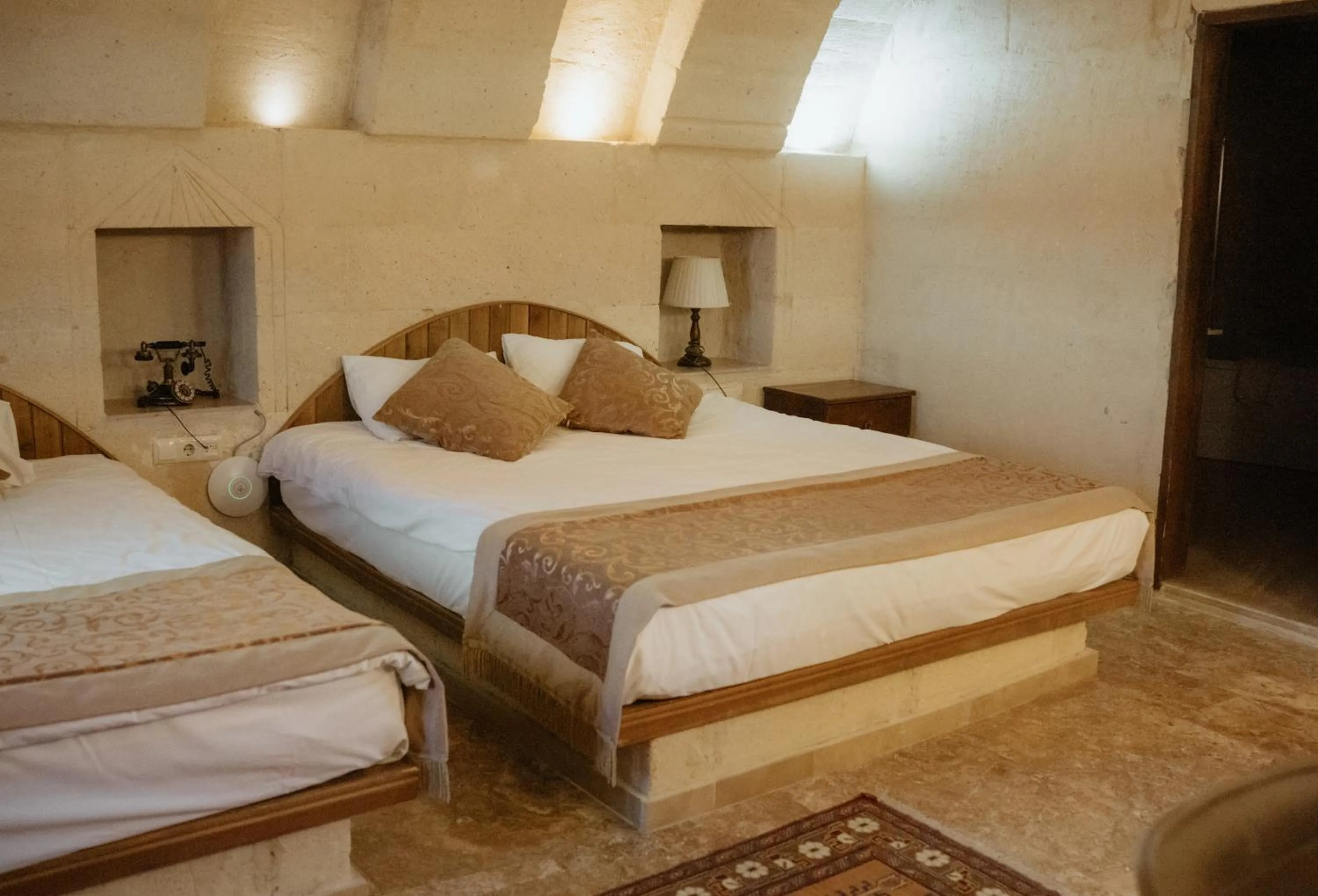 Bed in Kismet Cave Mansion