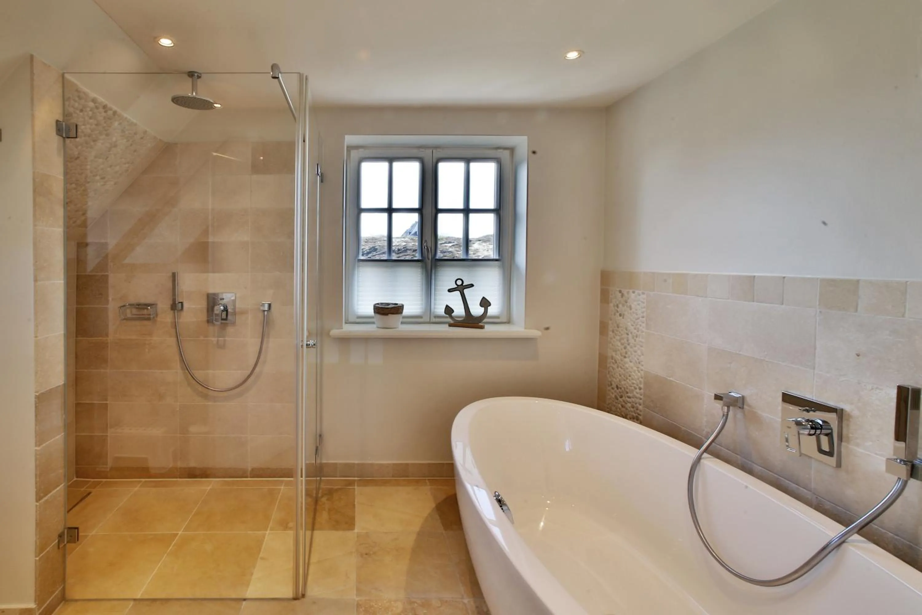 Shower in Apartmenthaus Budersandstraße 53