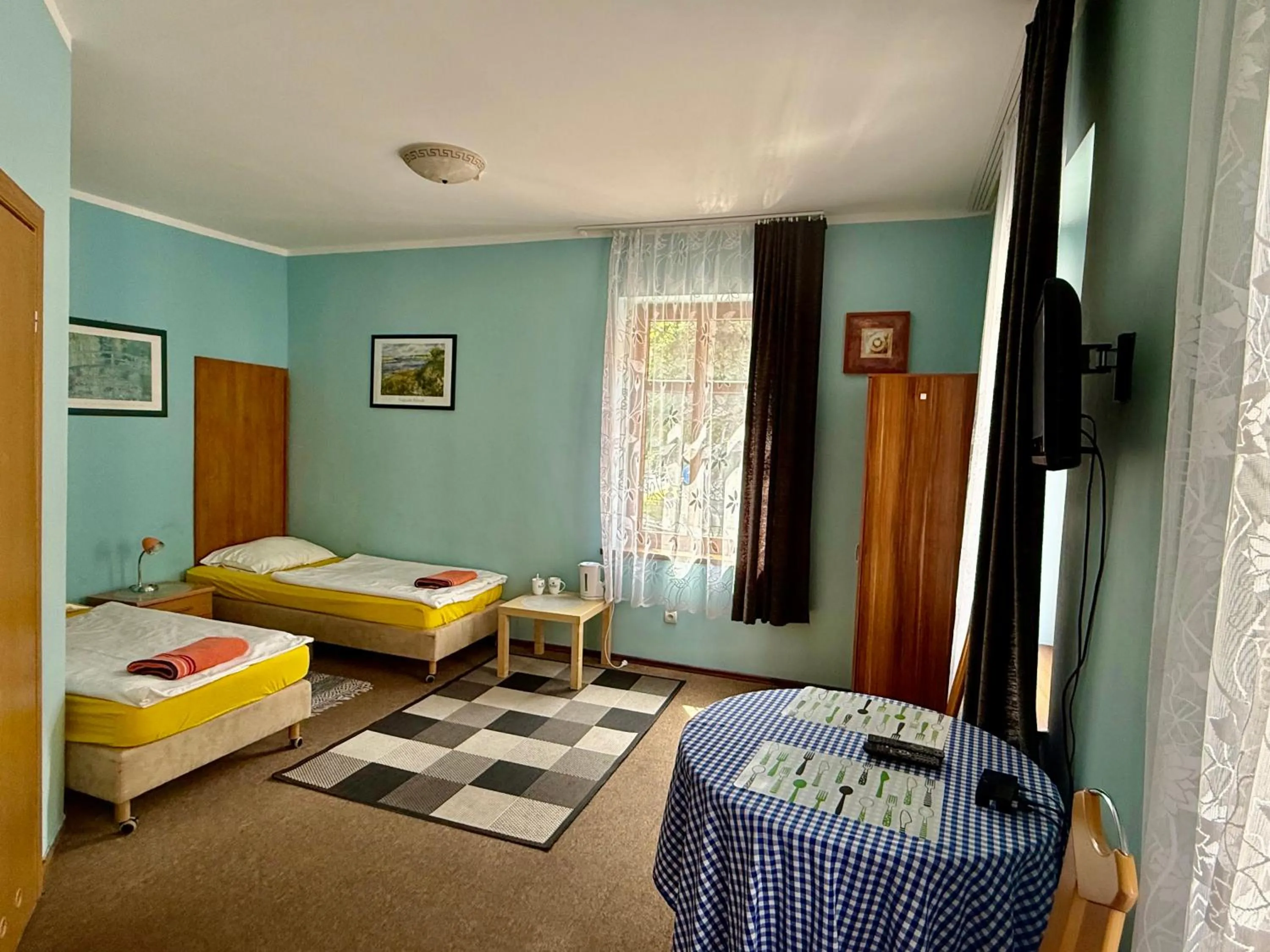 Photo of the whole room, Bed in Rodar