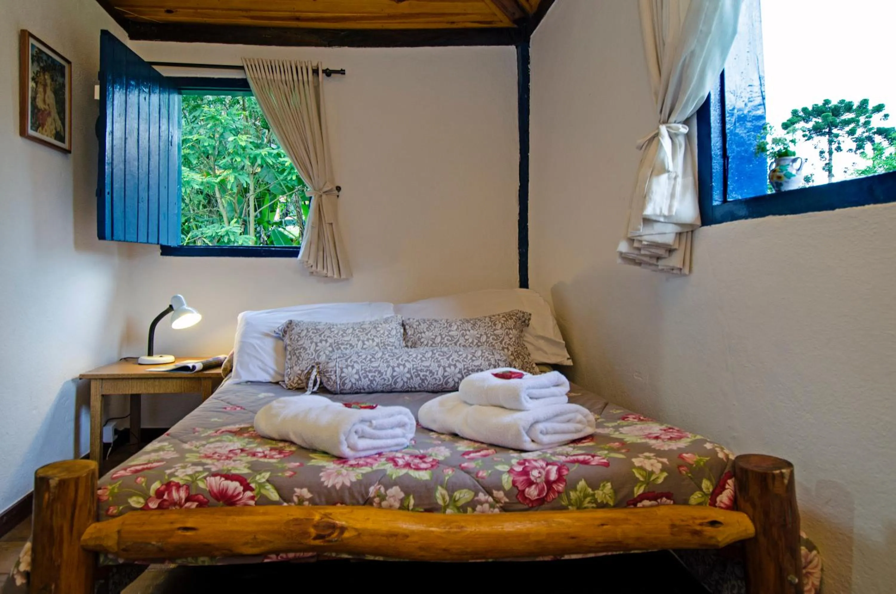 Bed in Pousada da Gruta