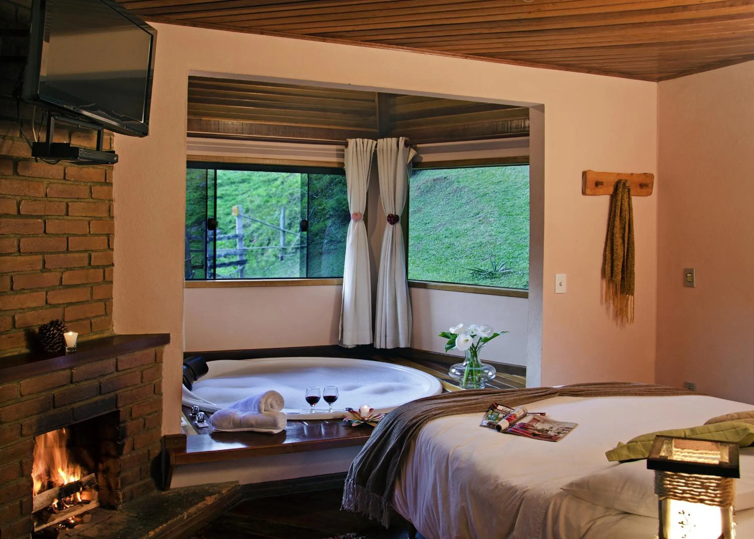 Bed in Pousada da Gruta