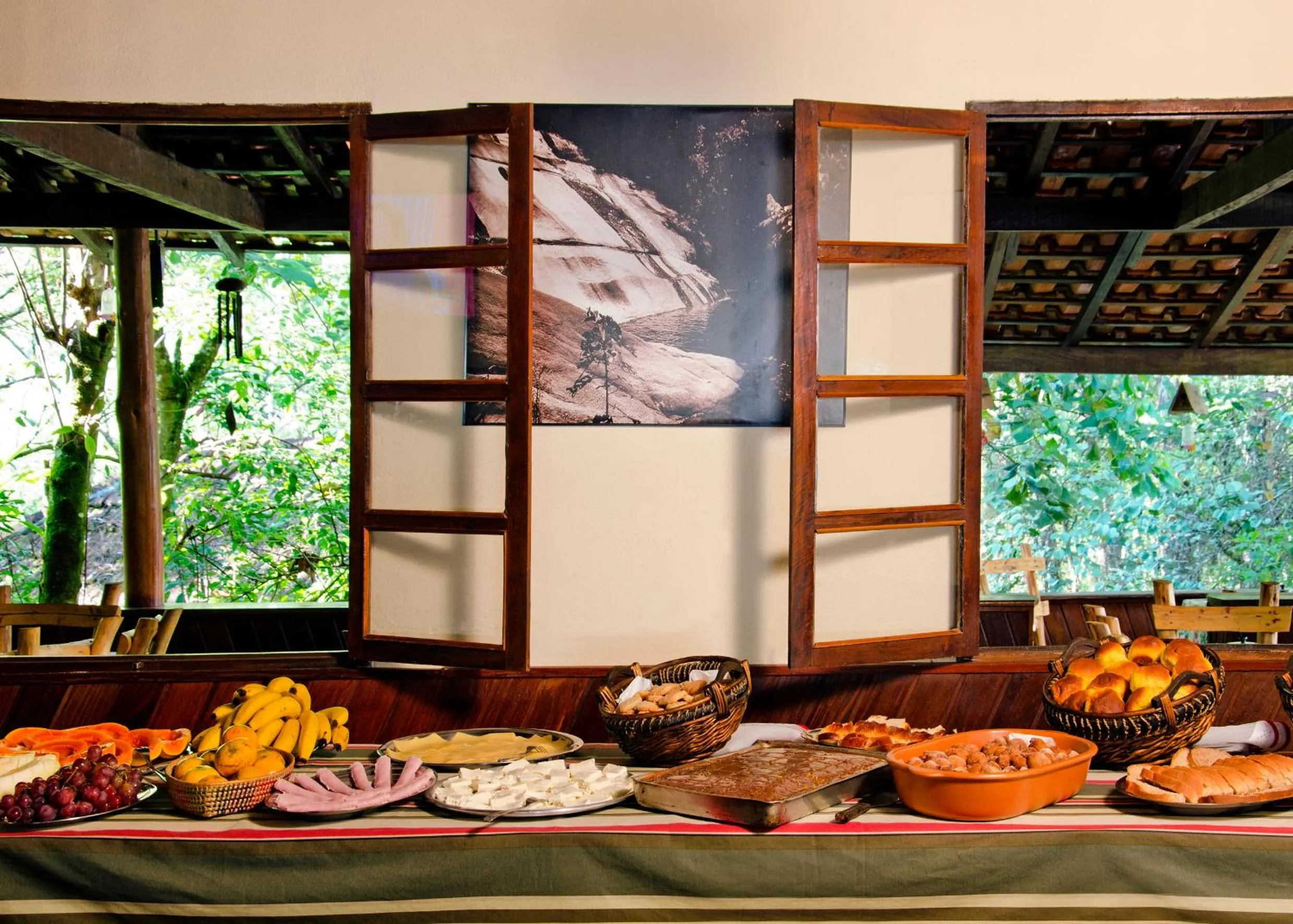 Restaurant/places to eat in Pousada da Gruta