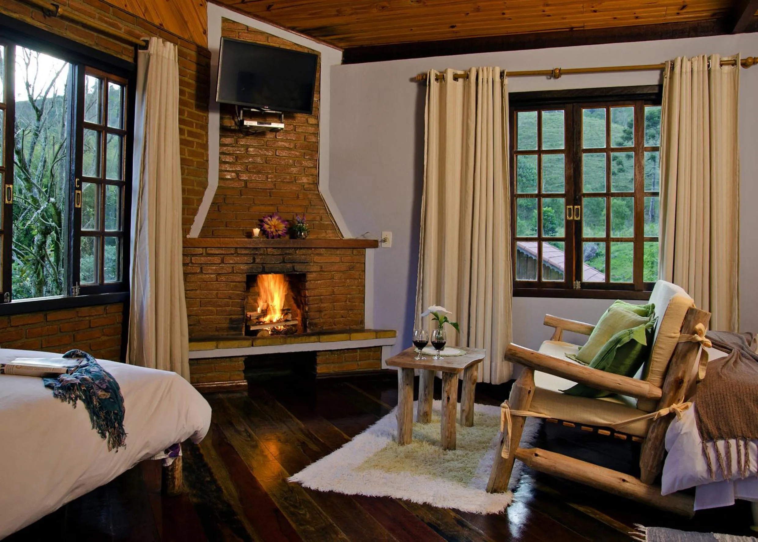 Bed in Pousada da Gruta