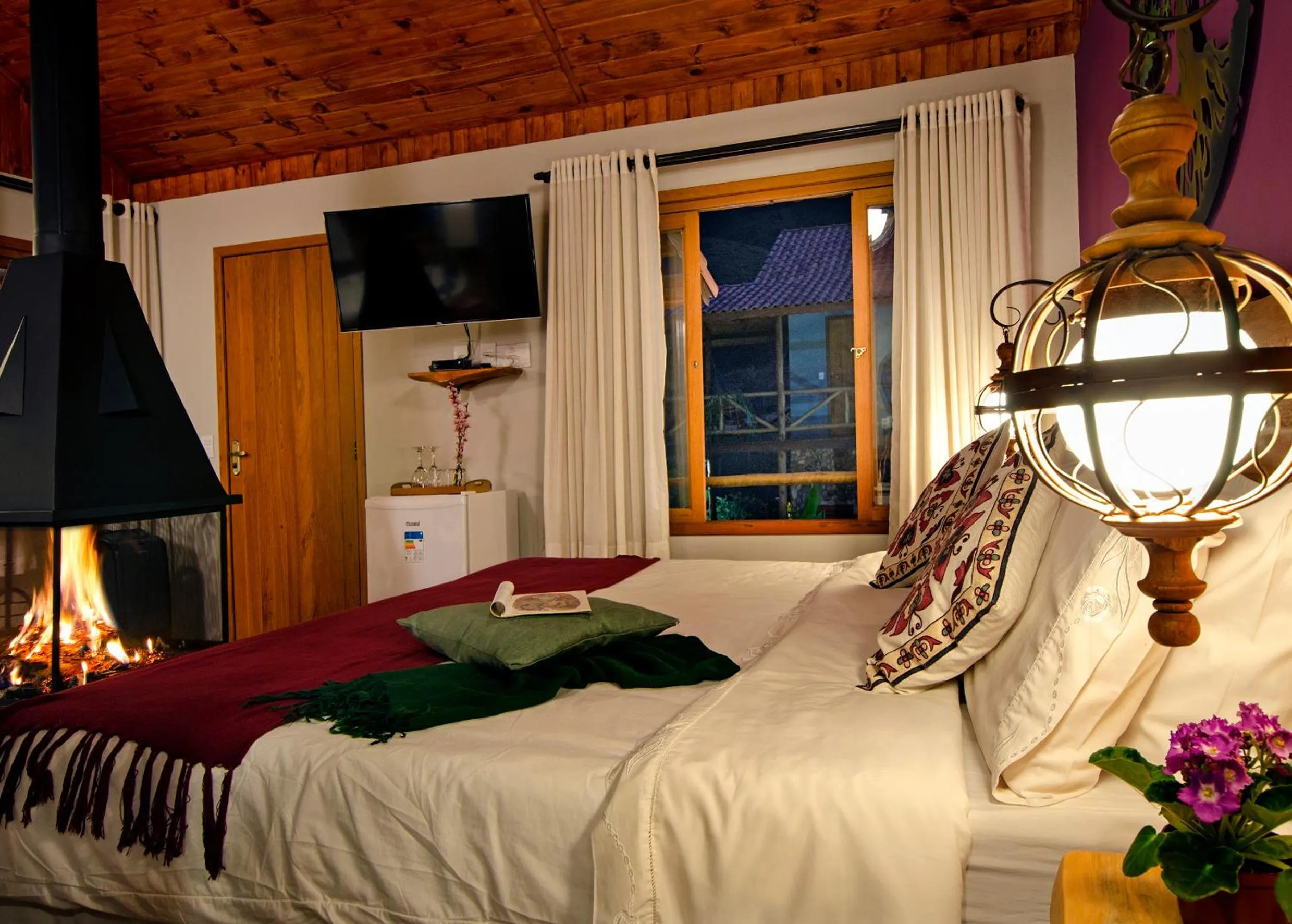 Bed in Pousada da Gruta