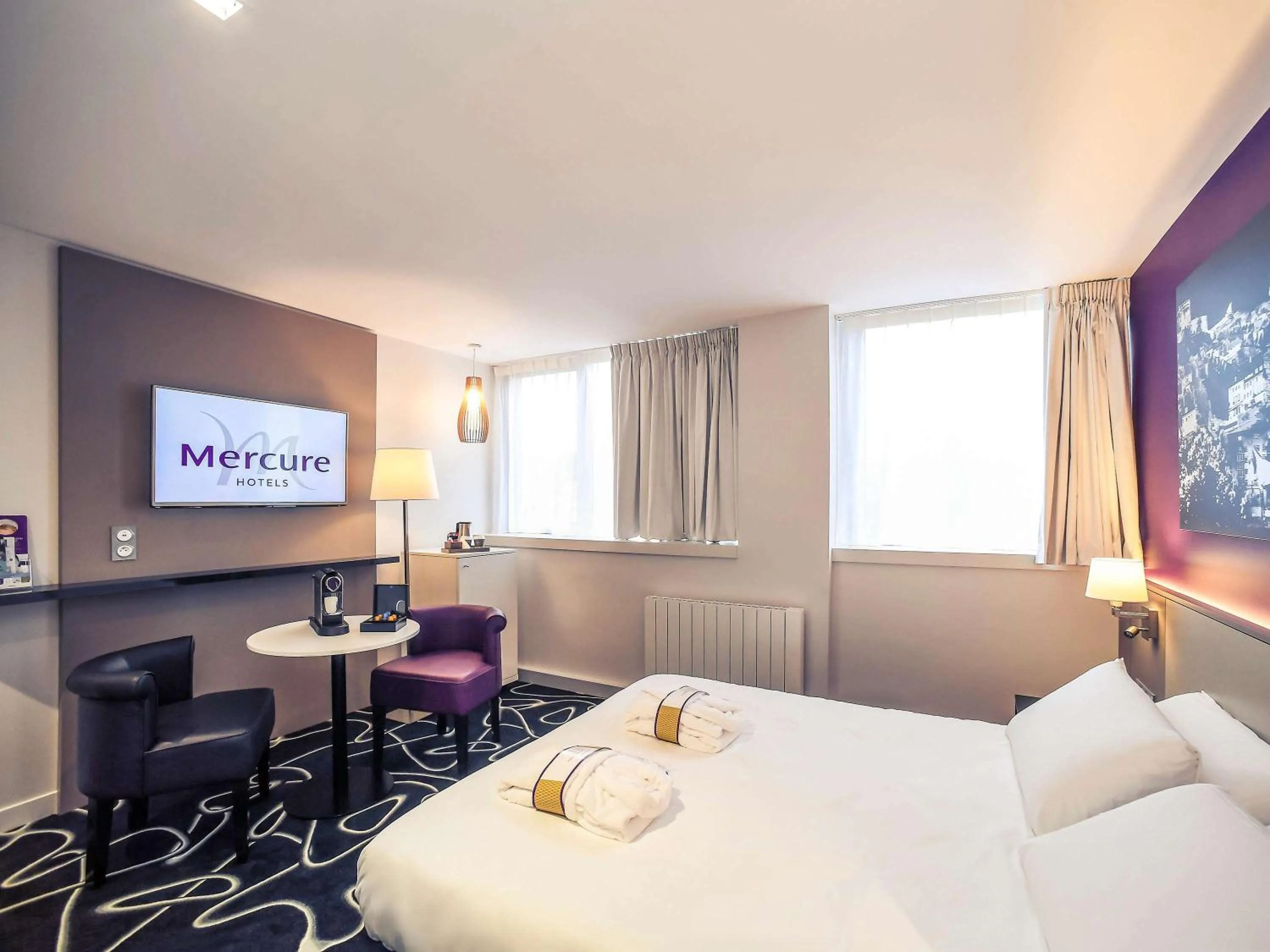 Photo of the whole room, Bed in Mercure Saint Lô Centre