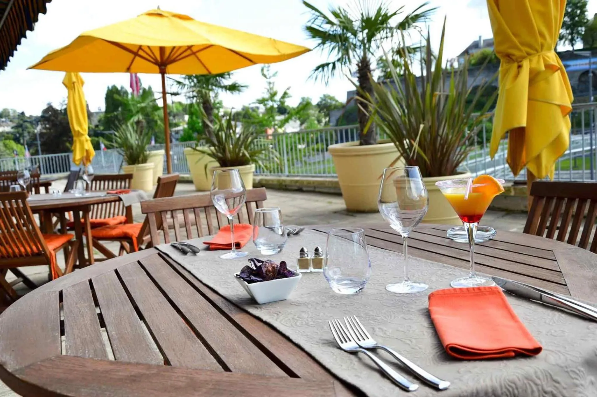 Restaurant/places to eat in Mercure Saint Lô Centre