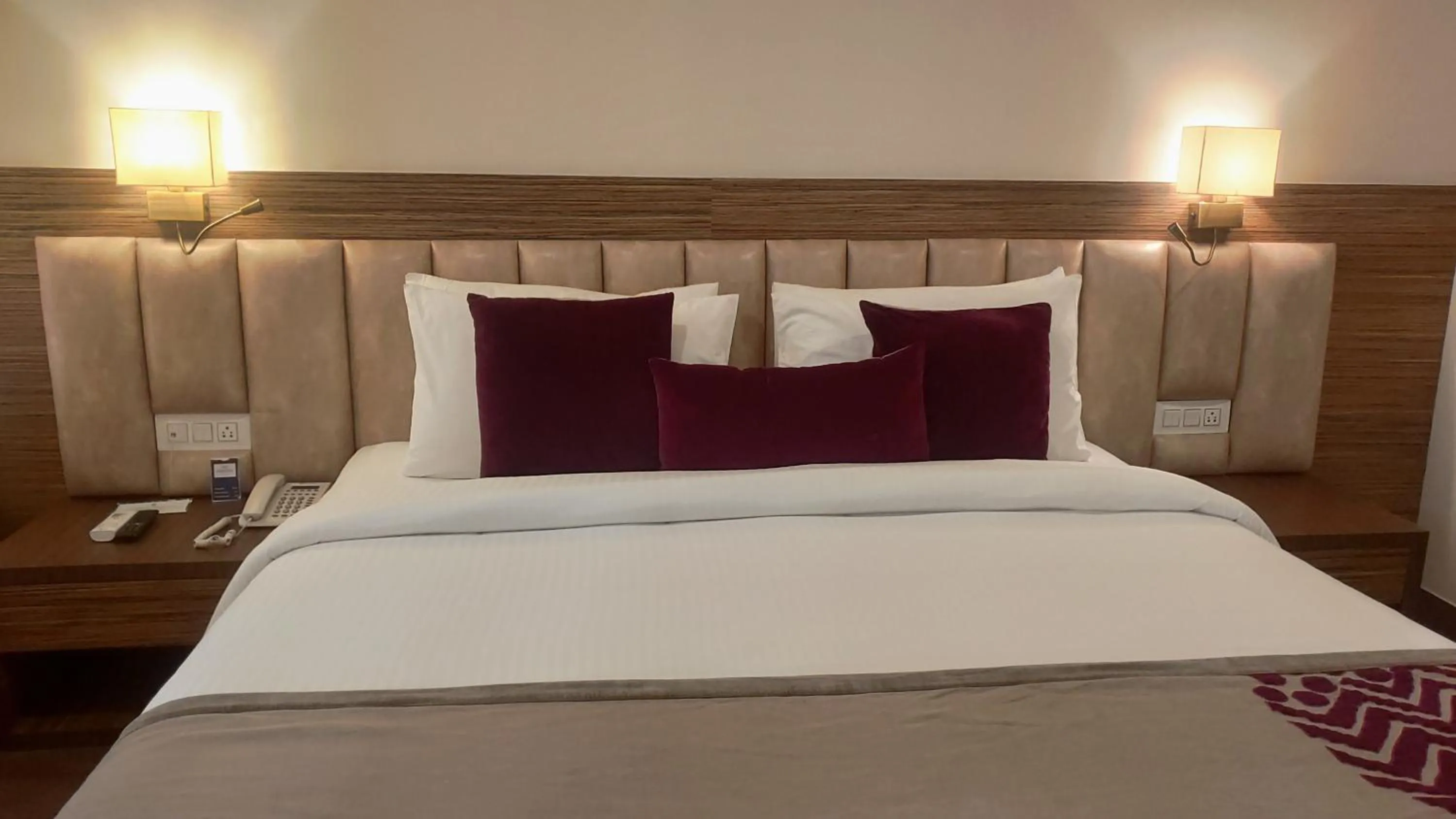 Bed in Marigold Sarovar Portico Shimla