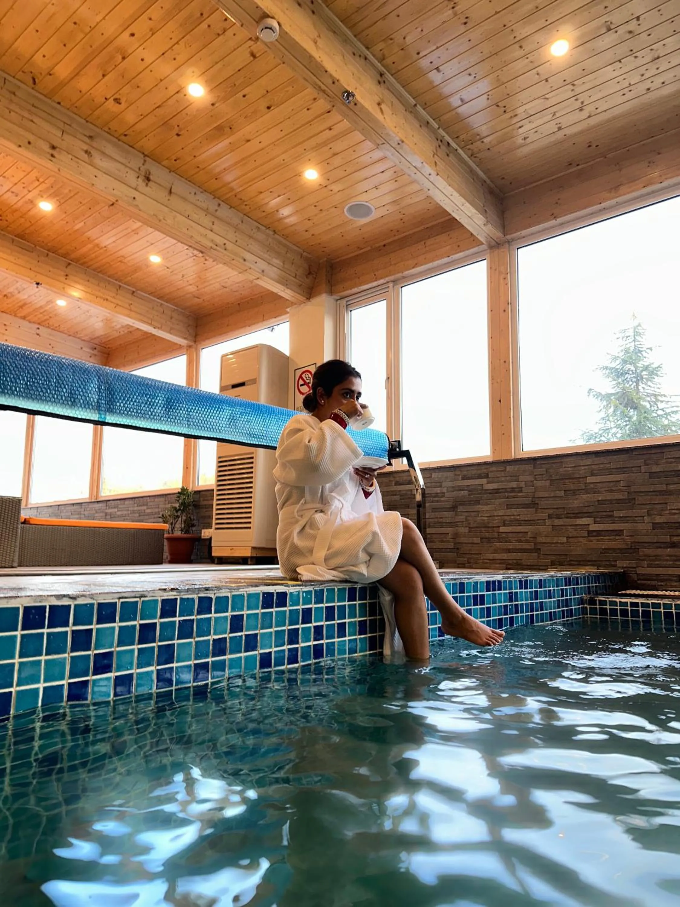 Swimming pool in Marigold Sarovar Portico Shimla