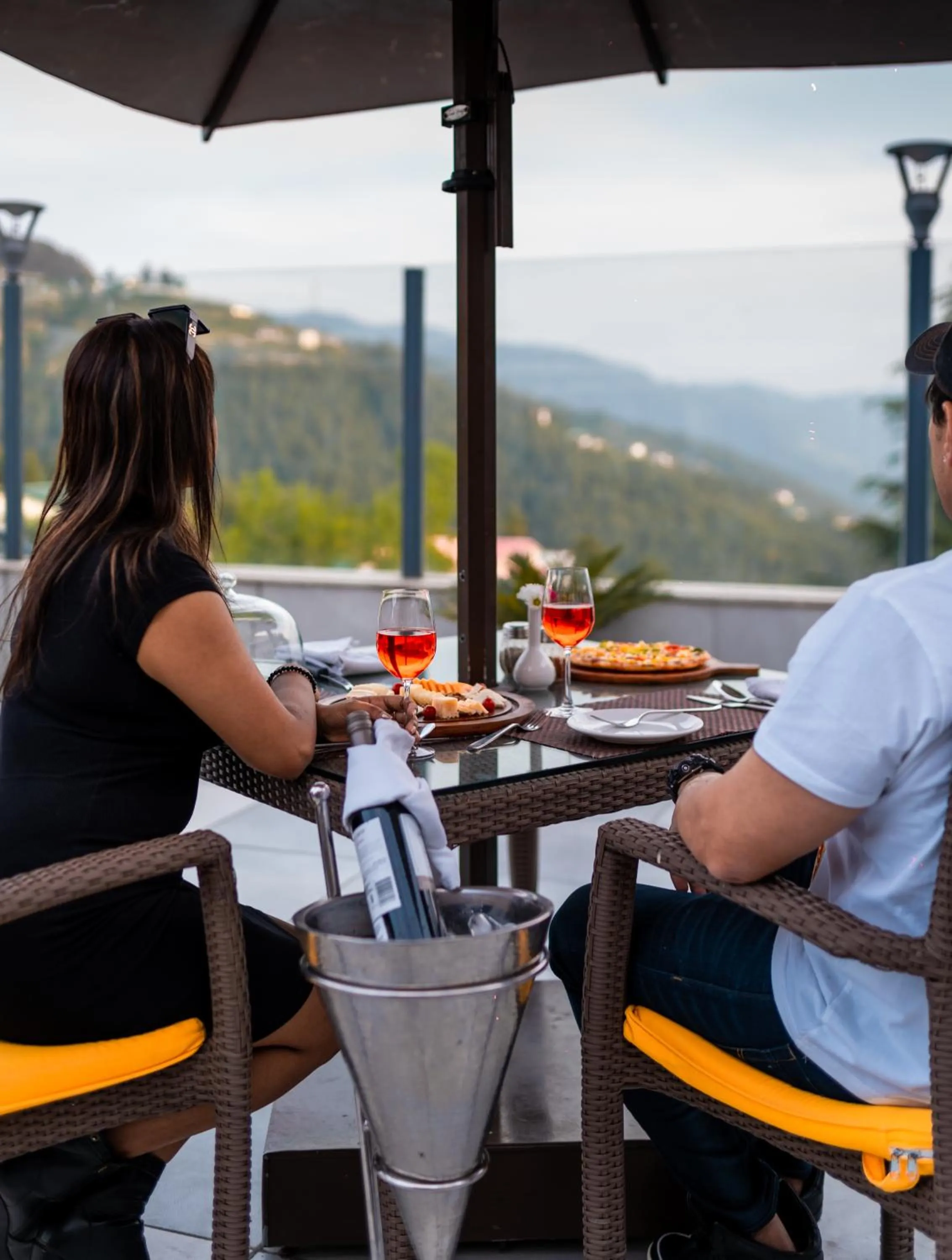 Restaurant/places to eat in Marigold Sarovar Portico Shimla