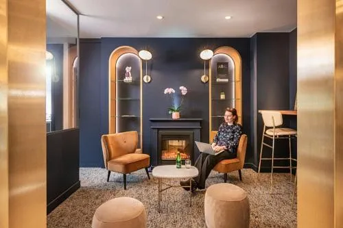 Lobby or reception in Mercure Versailles Paris Ouest