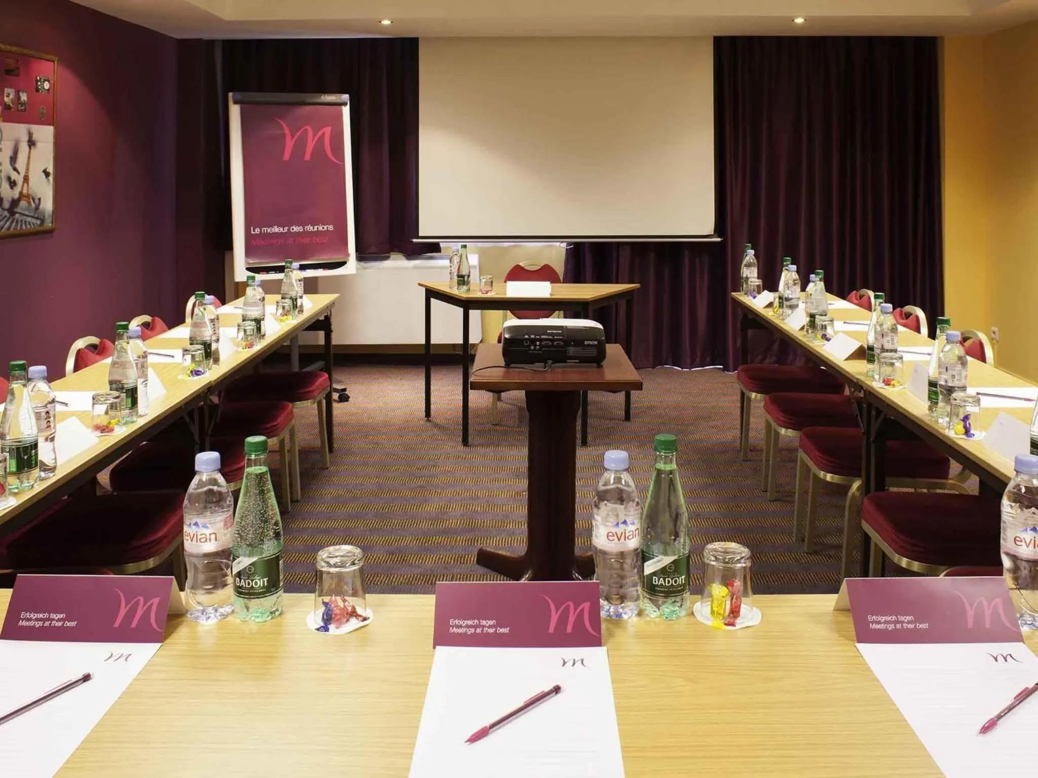 Meeting/conference room in Mercure Versailles Paris Ouest