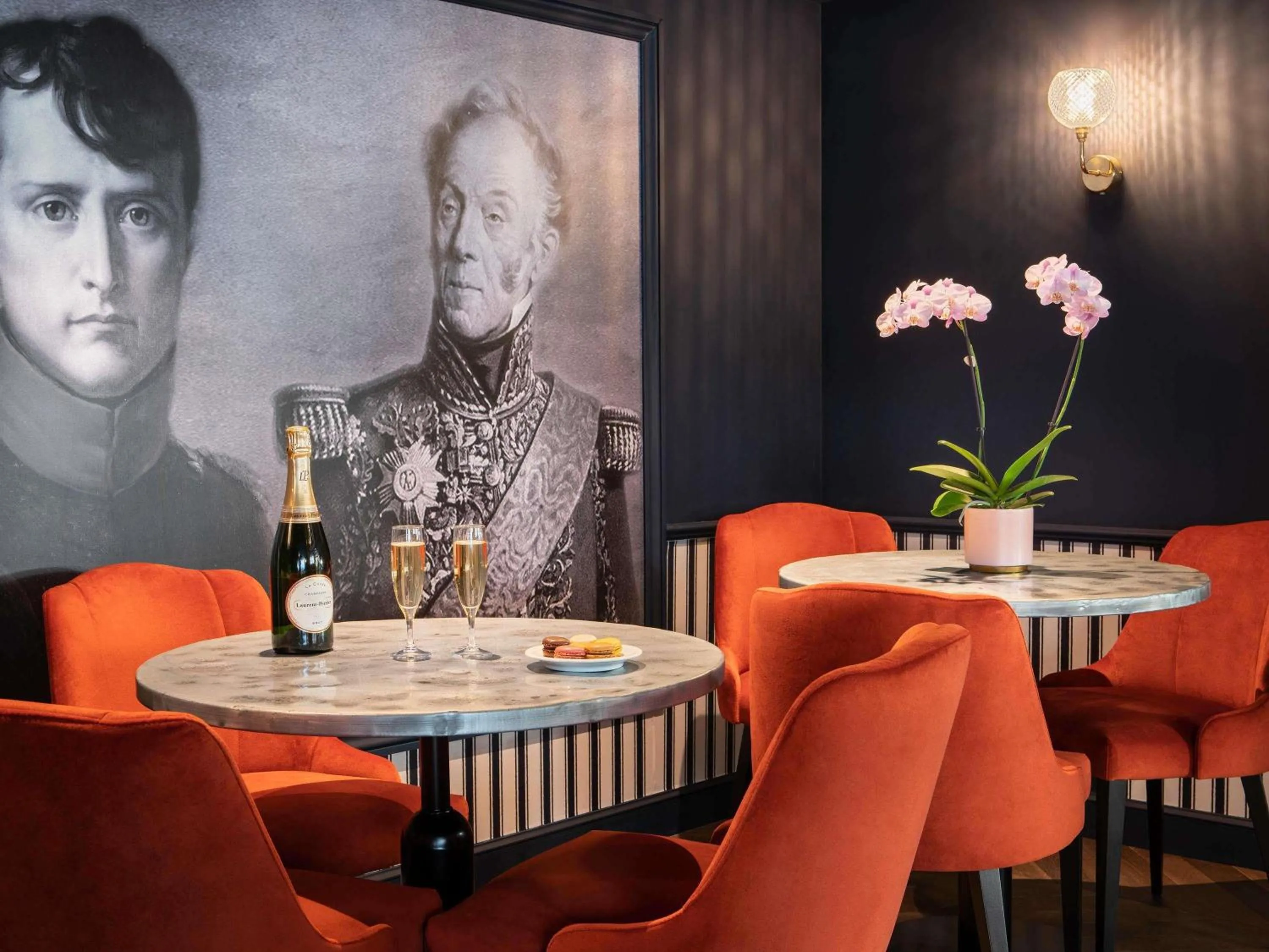 Property building in Mercure Versailles Paris Ouest