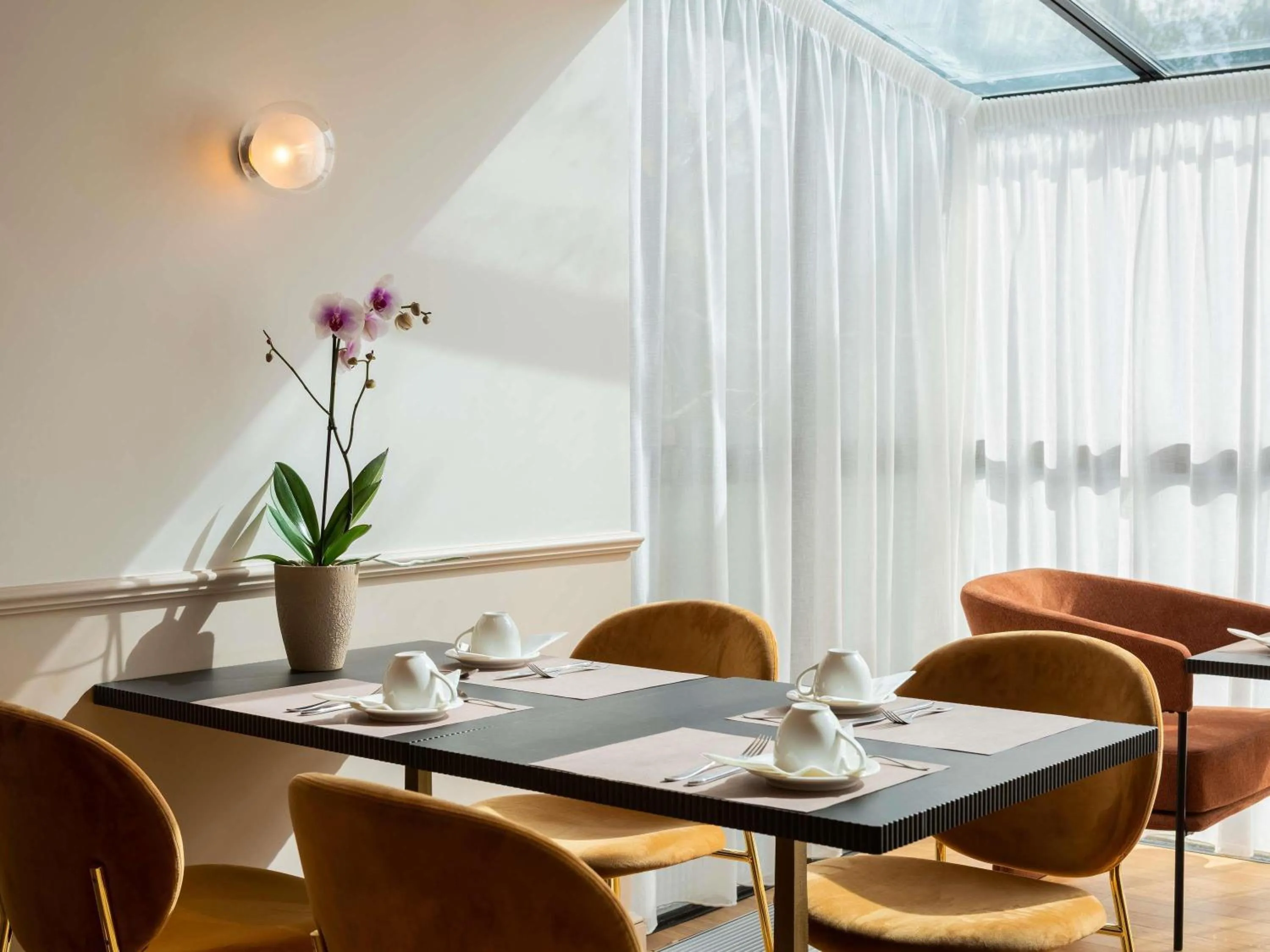 Breakfast in Mercure Versailles Paris Ouest