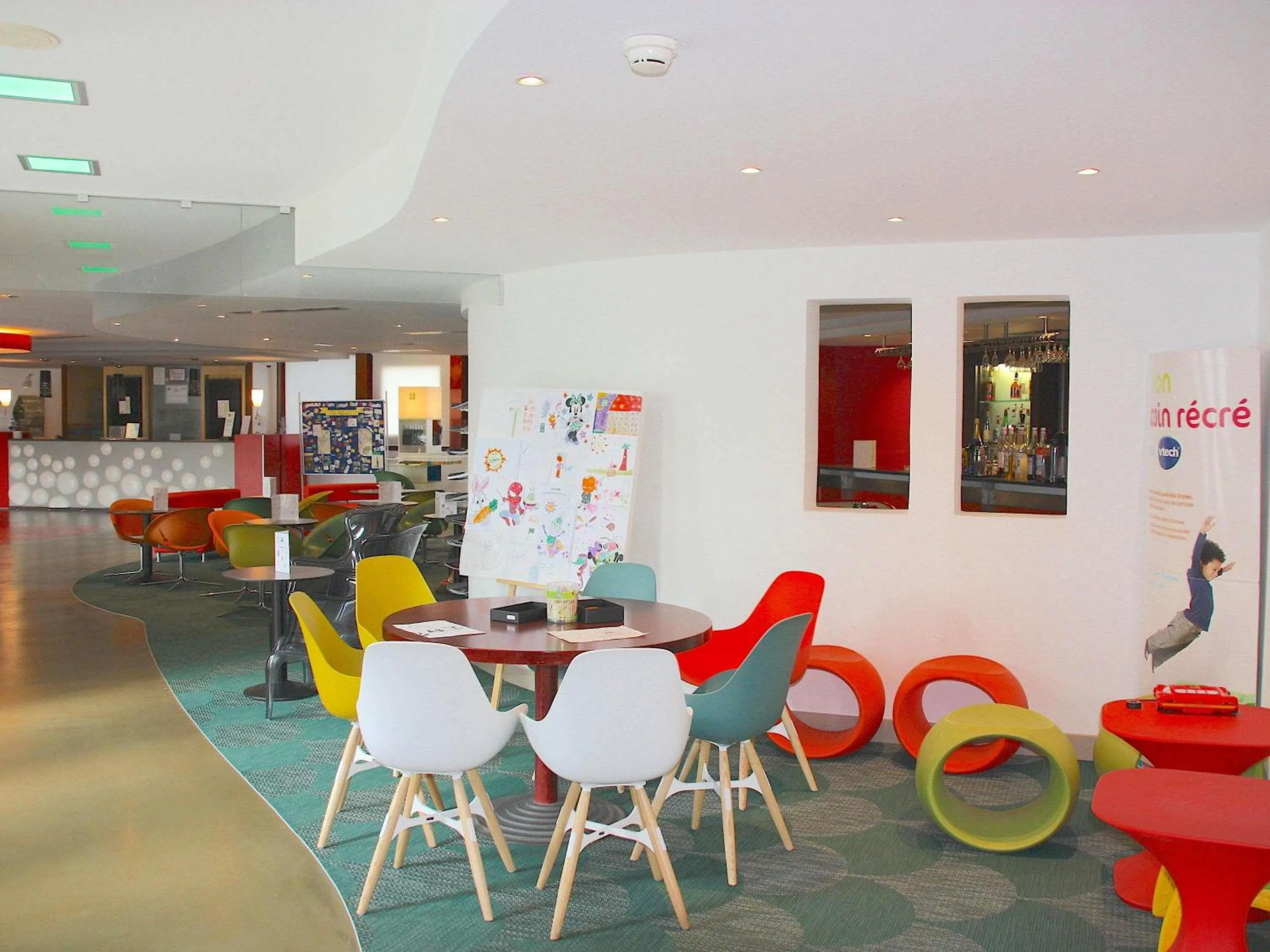 Lounge or bar in ibis Styles Lyon Sud Vienne