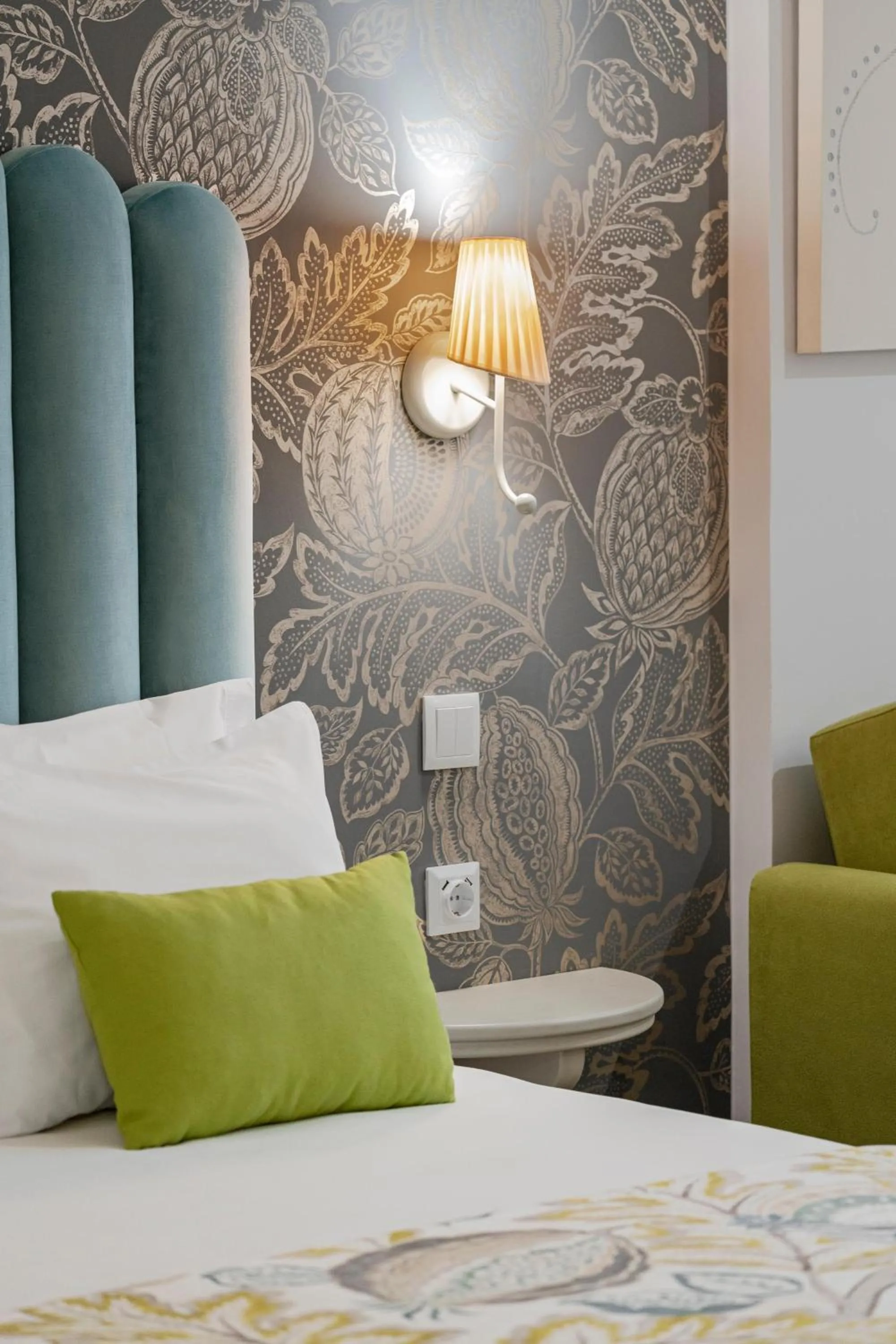 Photo of the whole room, Bed in Hotel Madeira