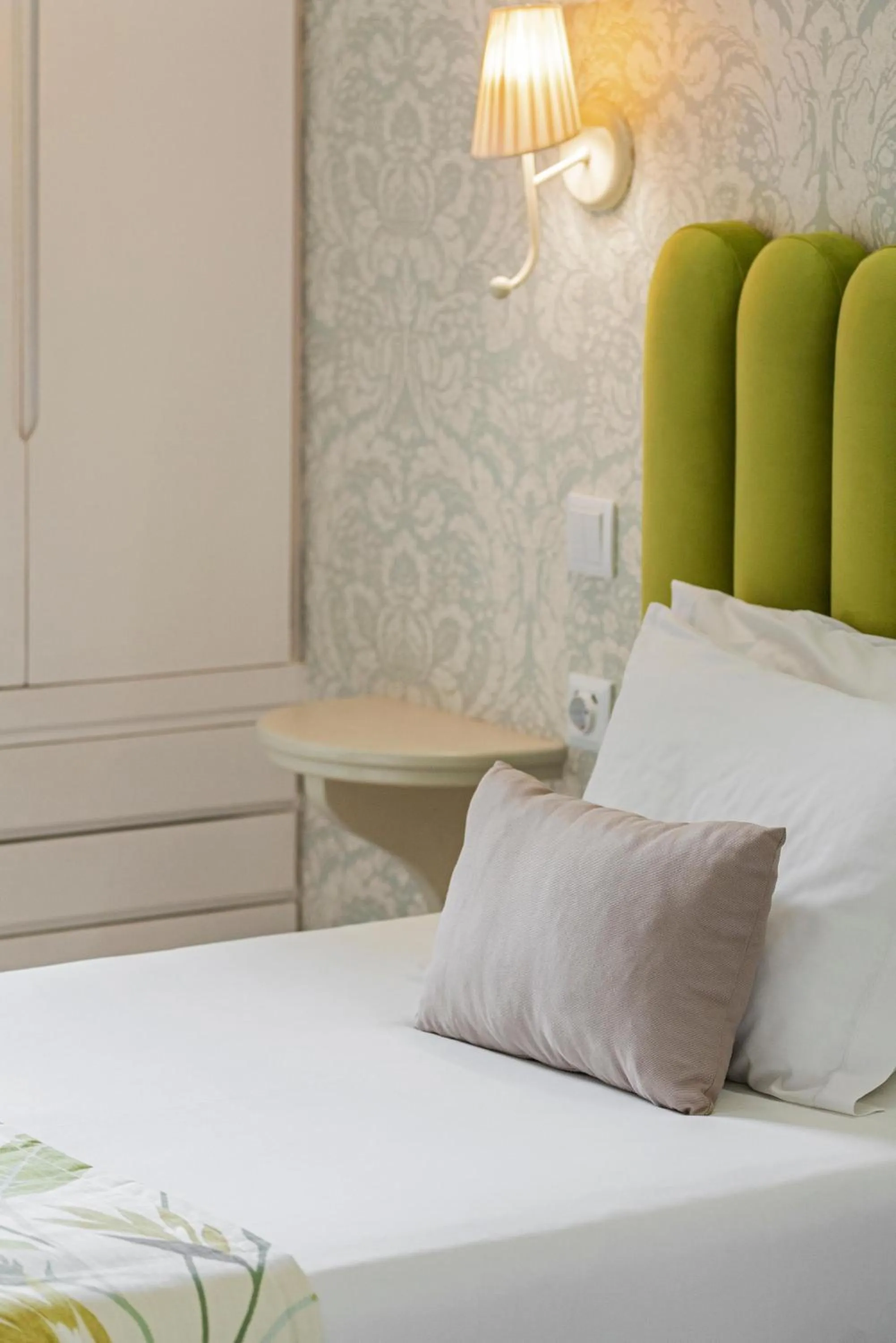 Photo of the whole room, Bed in Hotel Madeira