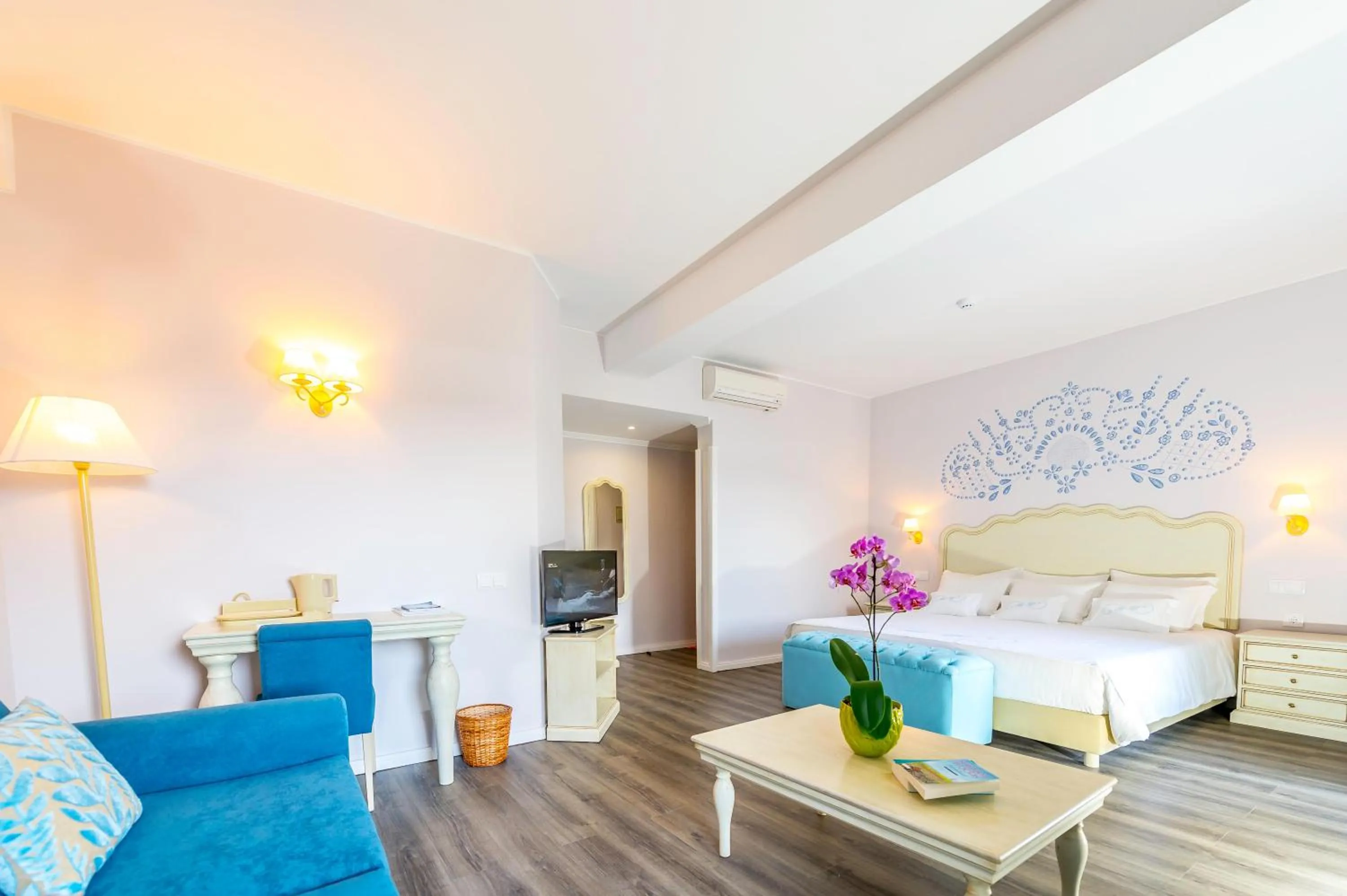 Photo of the whole room in Hotel Madeira