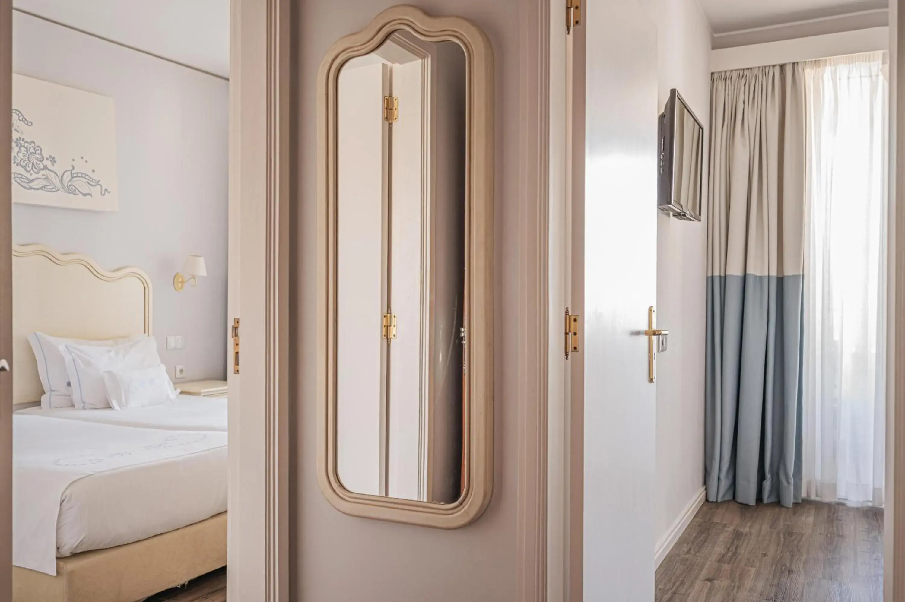 Junior Suite in Hotel Madeira Junior Suite in Hotel Madeira