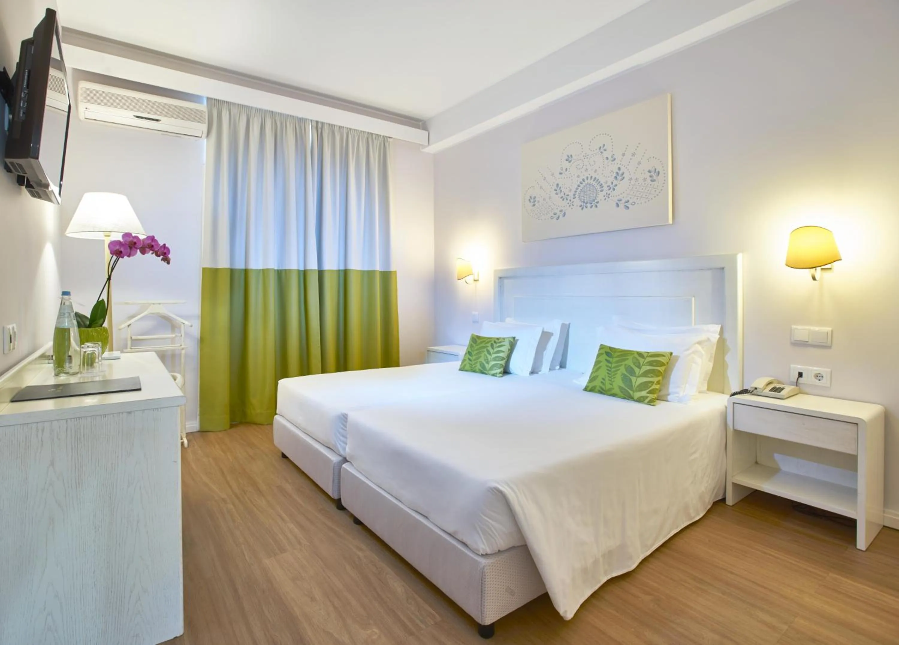 Double or Twin Room in Hotel Madeira