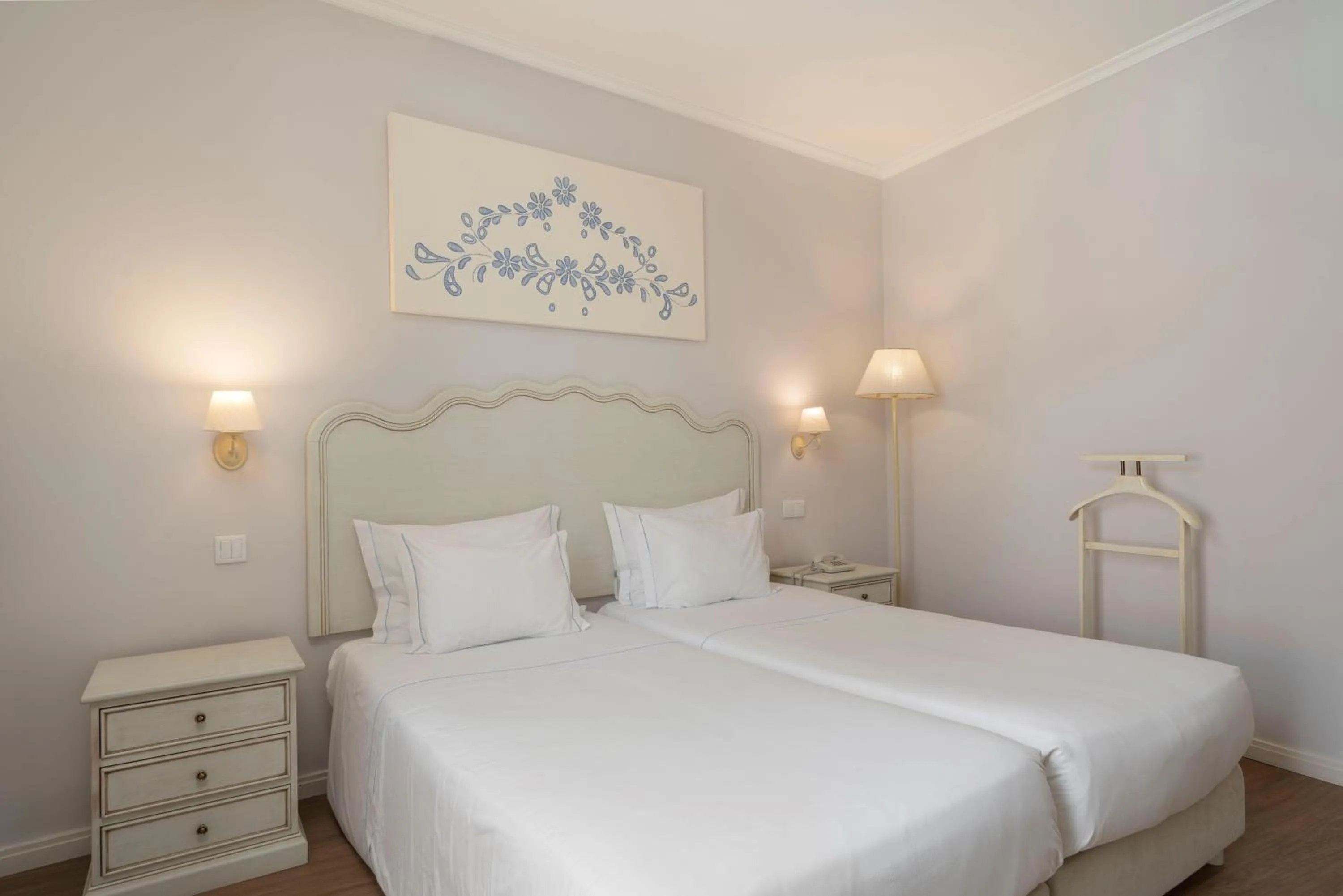 Photo of the whole room, Bed in Hotel Madeira