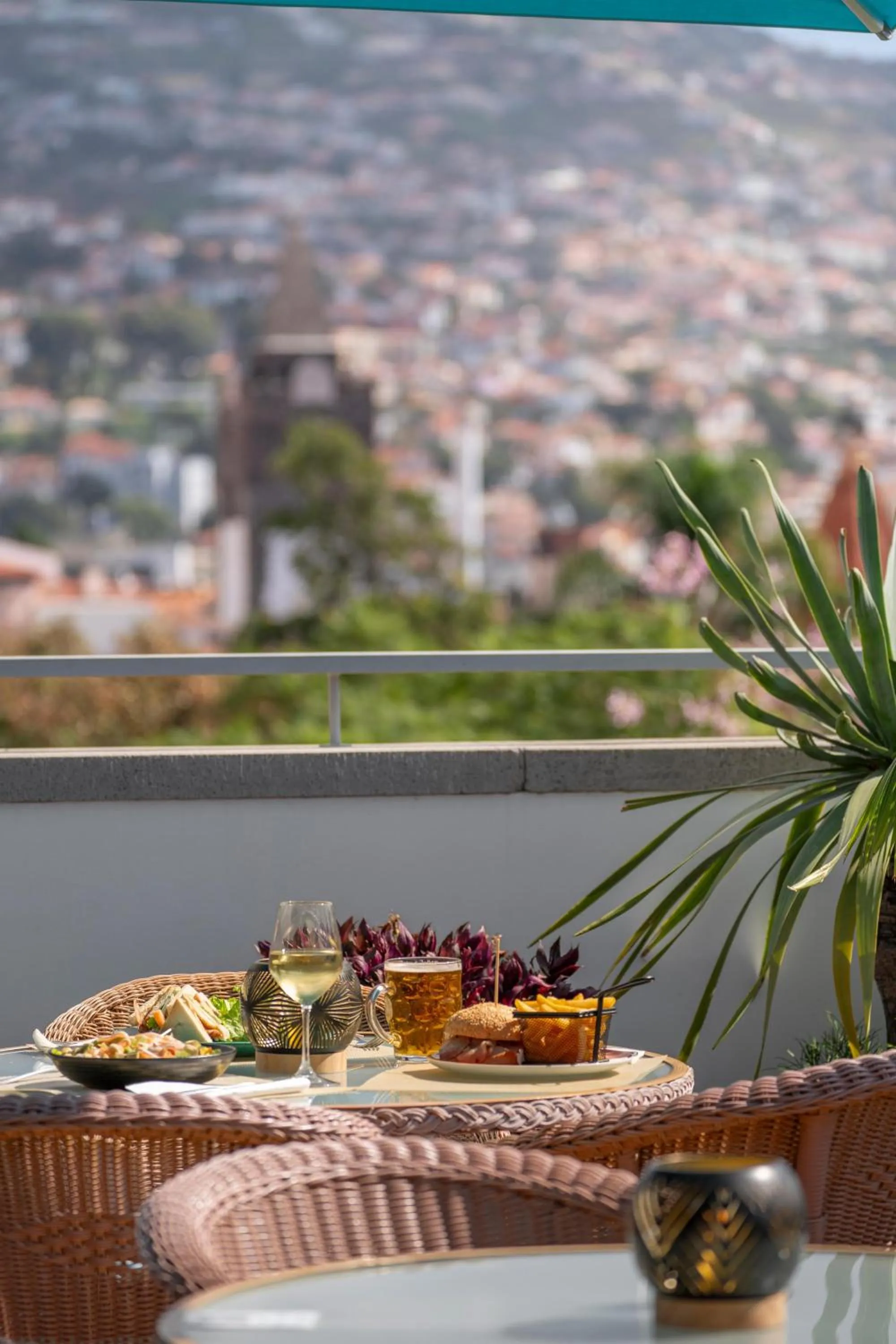 Lounge or bar in Hotel Madeira
