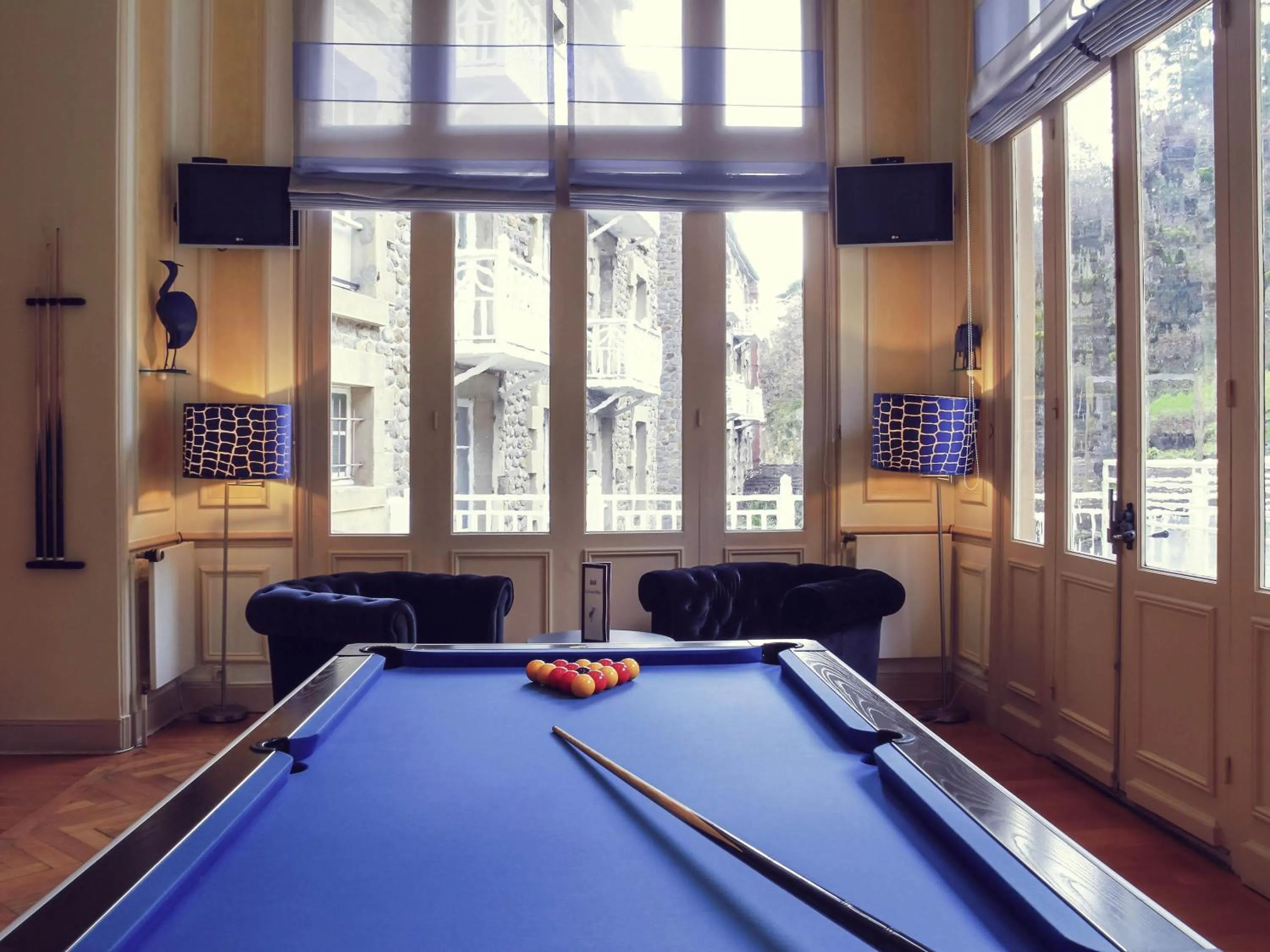 Lounge or bar in Hôtel Mercure Saint-Nectaire Spa & Bien-être