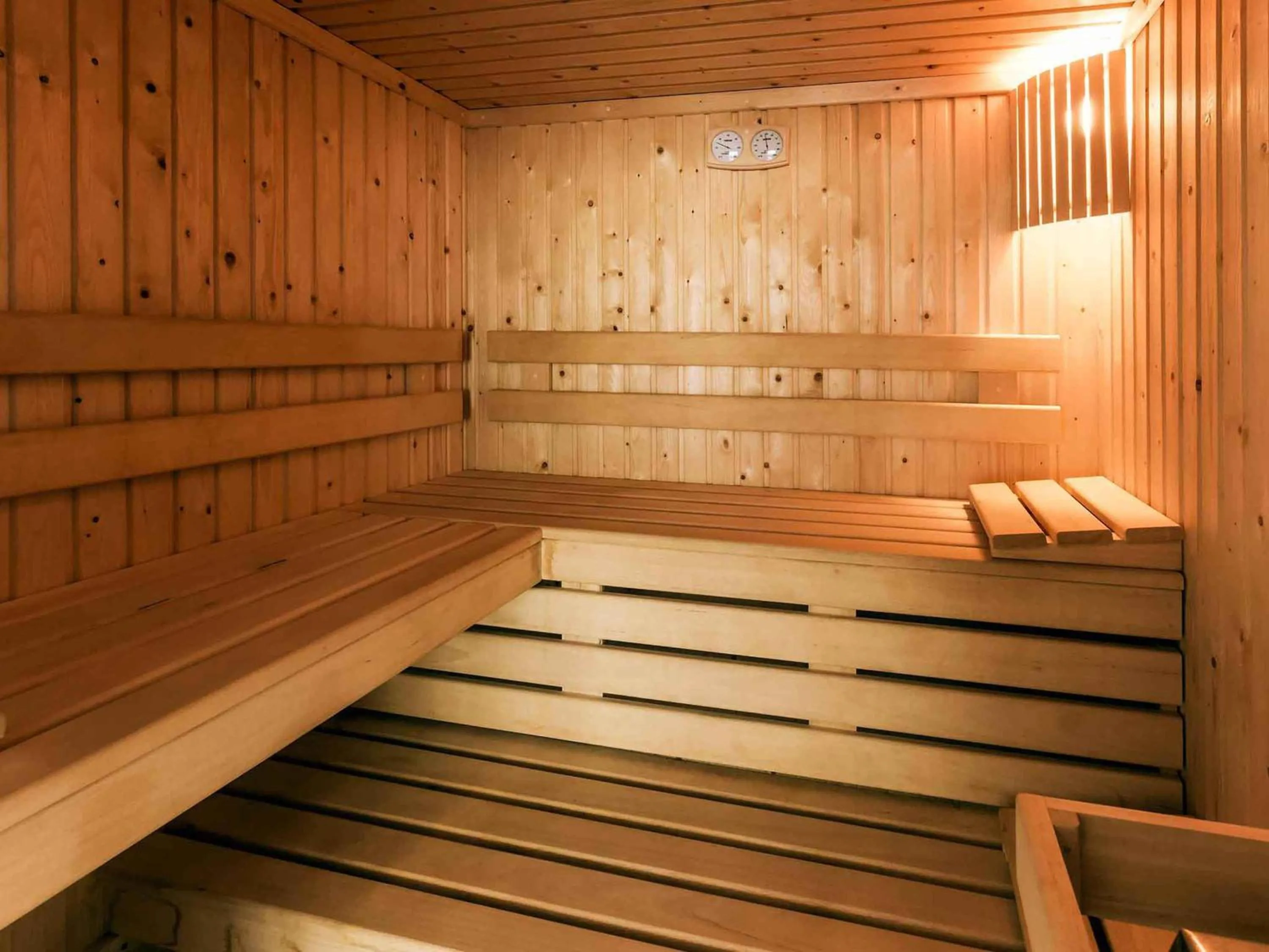 Spa and wellness centre/facilities in Hôtel Mercure Saint-Nectaire Spa & Bien-être