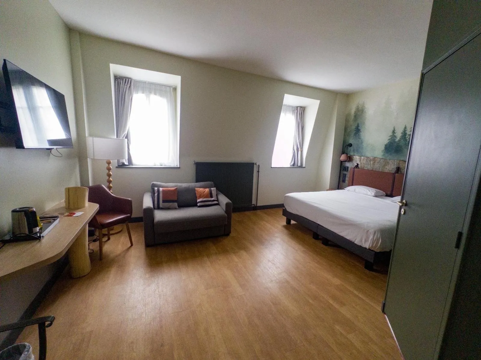 Bedroom, Bed in Hôtel Mercure Saint-Nectaire Spa & Bien-être