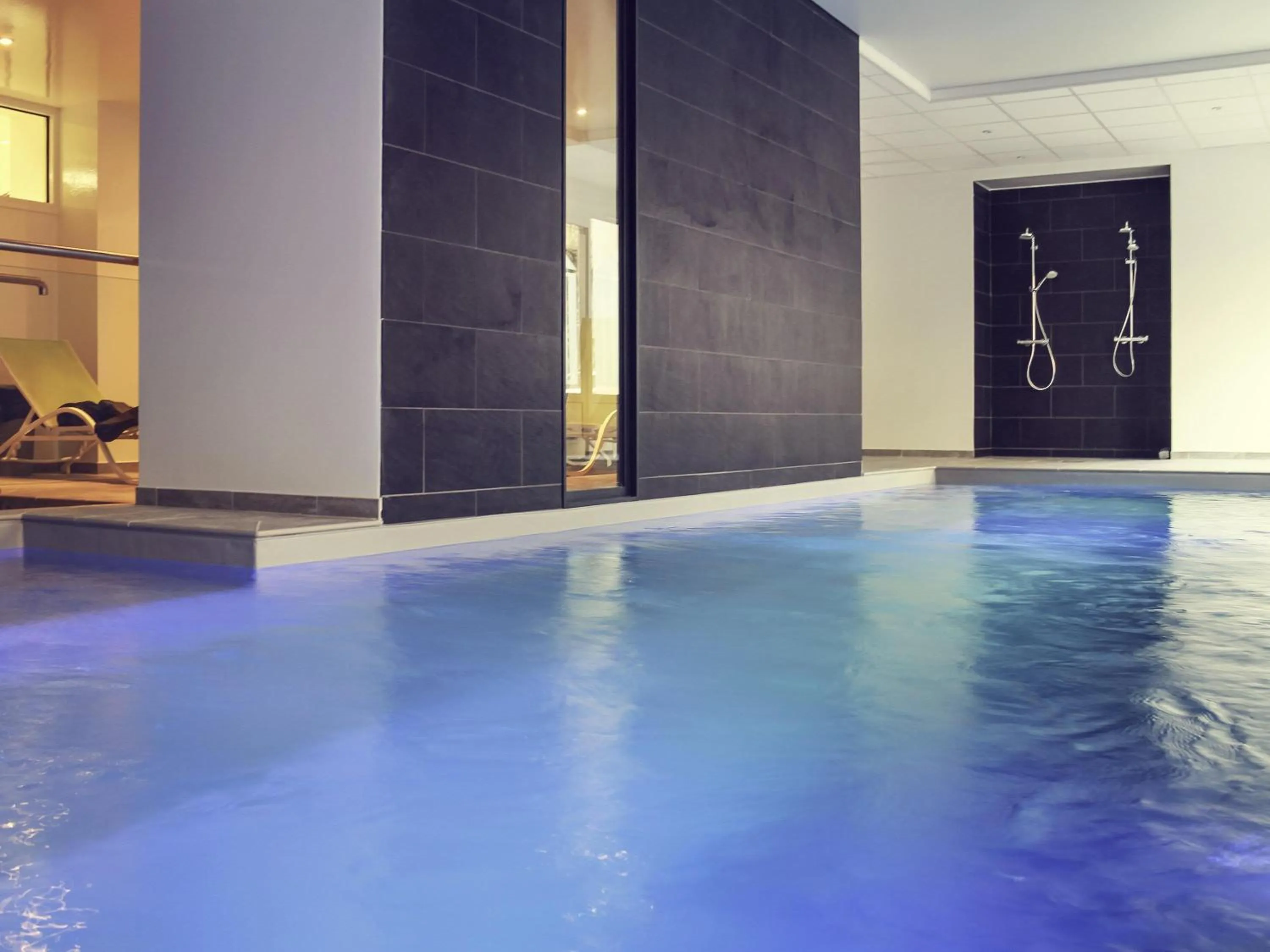 Pool view in Hôtel Mercure Saint-Nectaire Spa & Bien-être