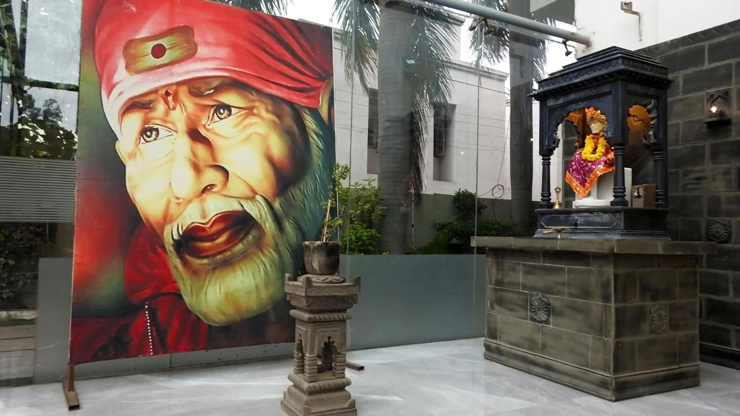 Decorative detail in Hotel Sai Miracle